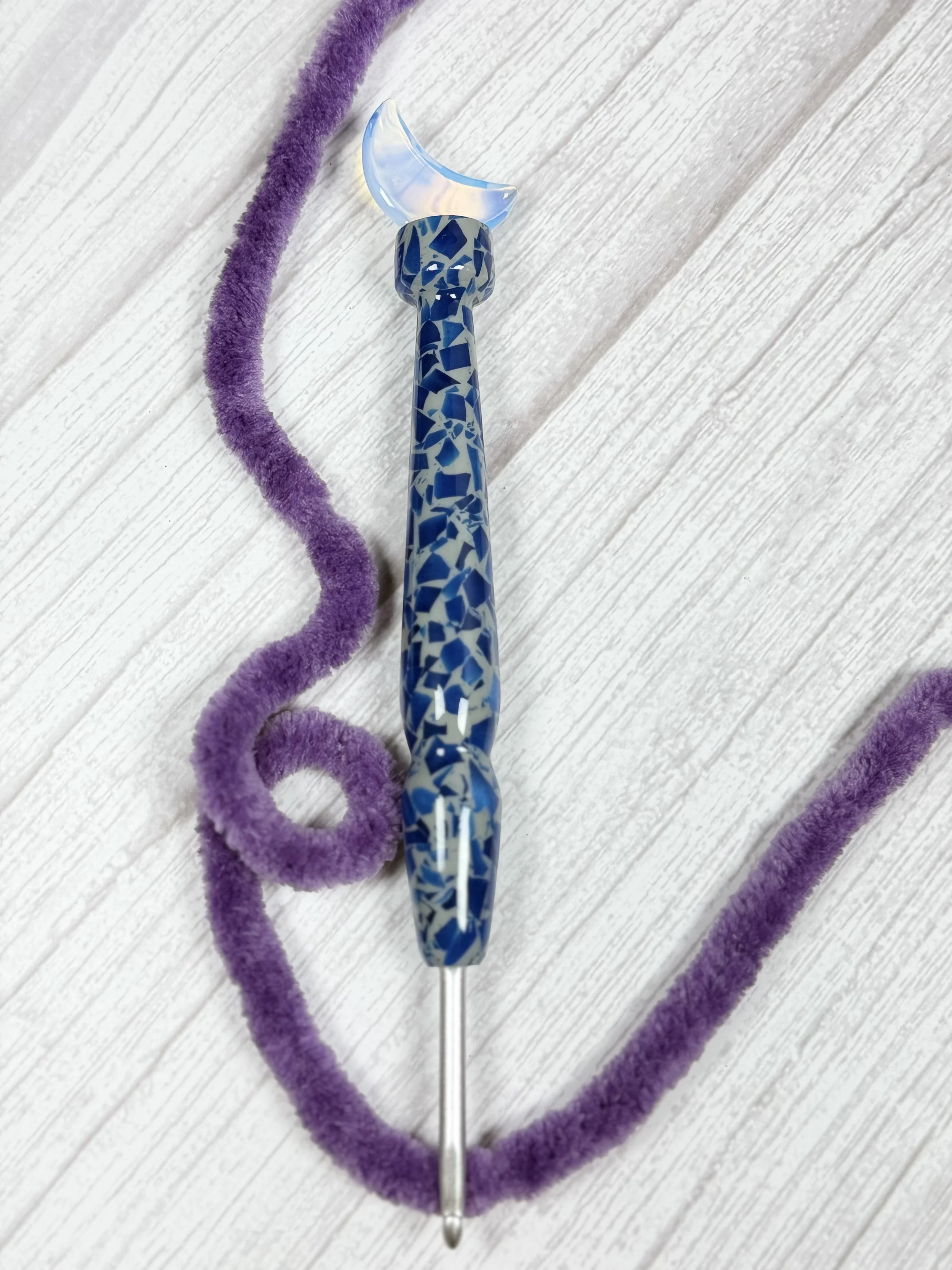 Mr Hooks 4.5mm Blue Mosaic with Moon Clover