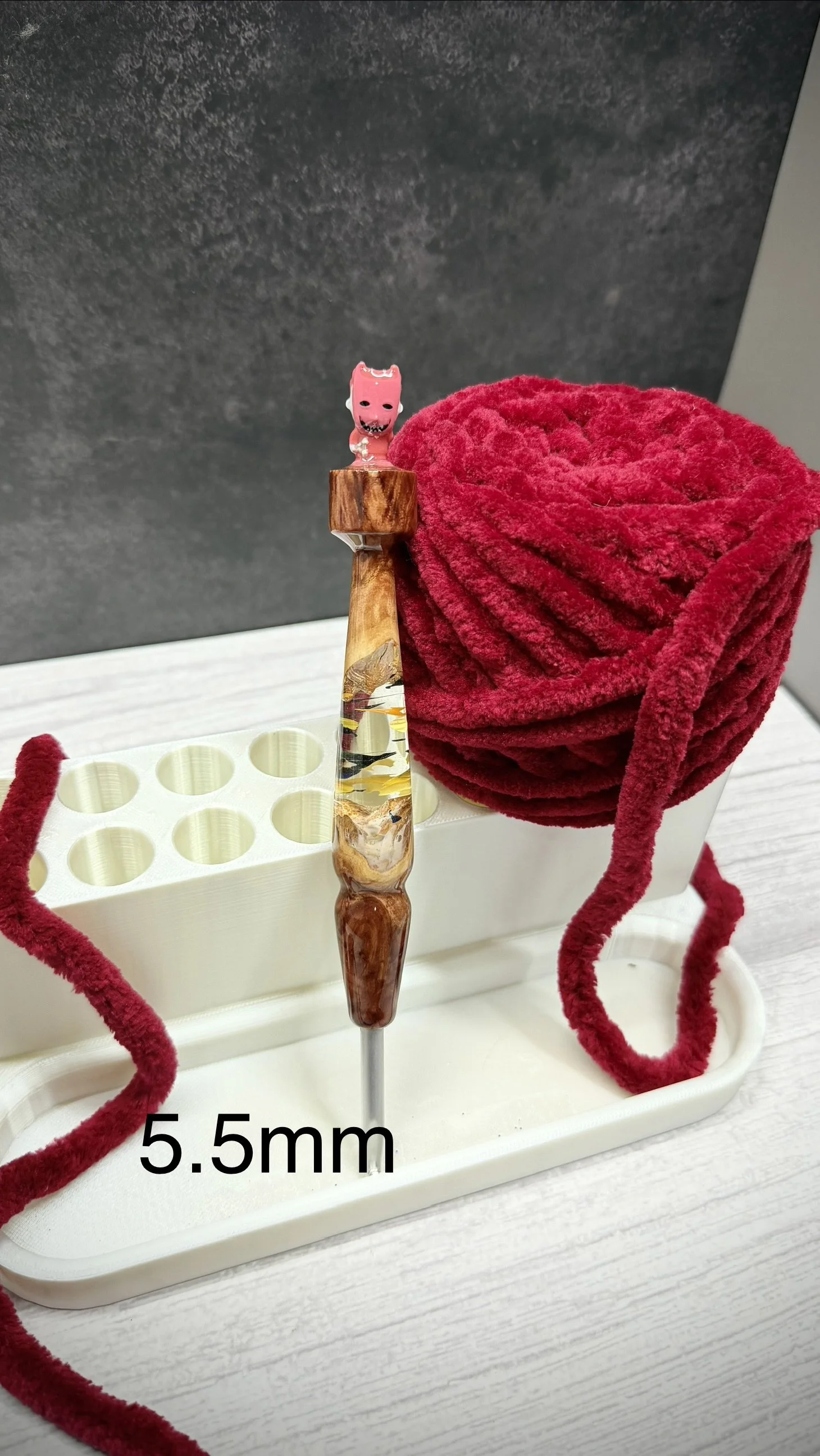 lock nbc wood handle halloween clover crochet hook.jpeg
