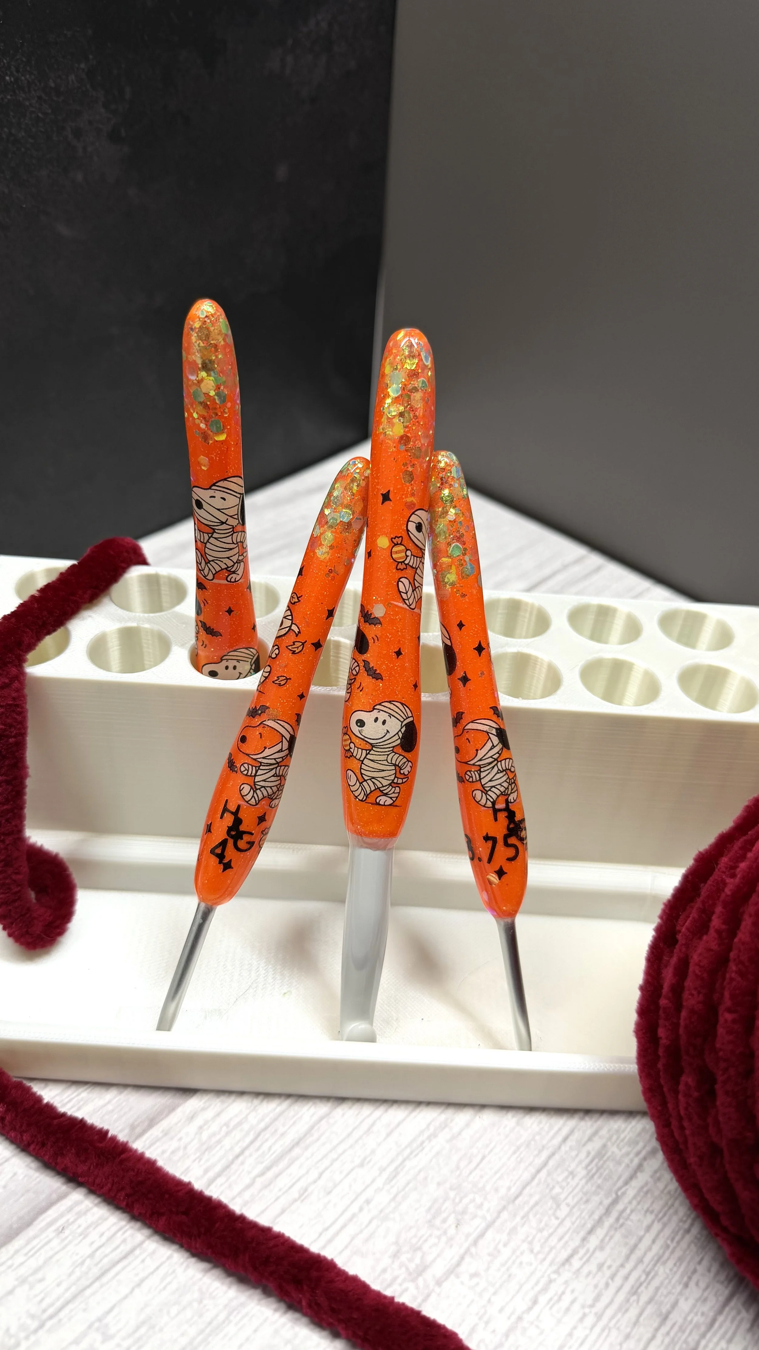 mummy snoopy halloween clover crochet hook.jpeg
