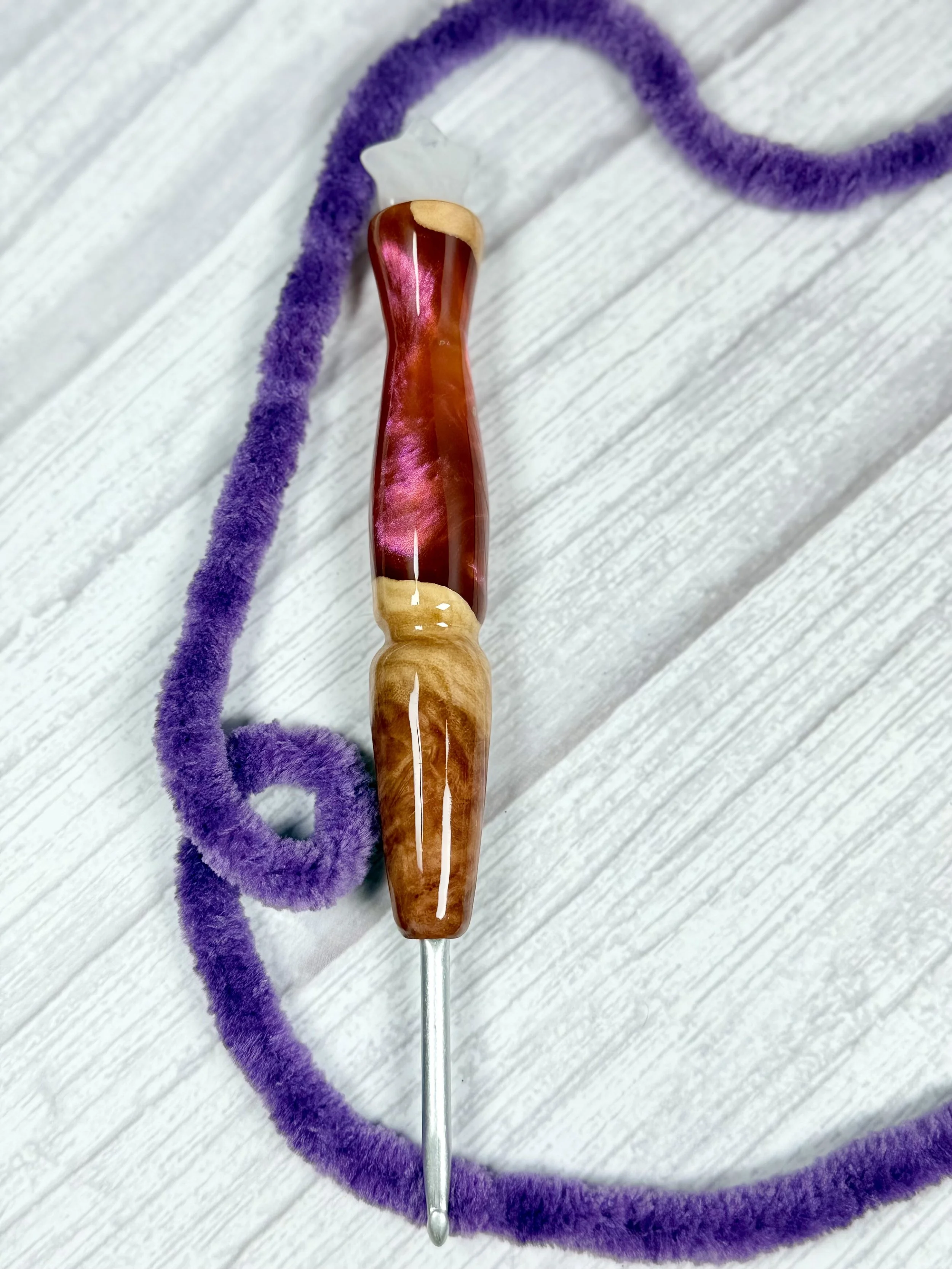 Mr Hooks 5mm Wood/Resin with Star Clover