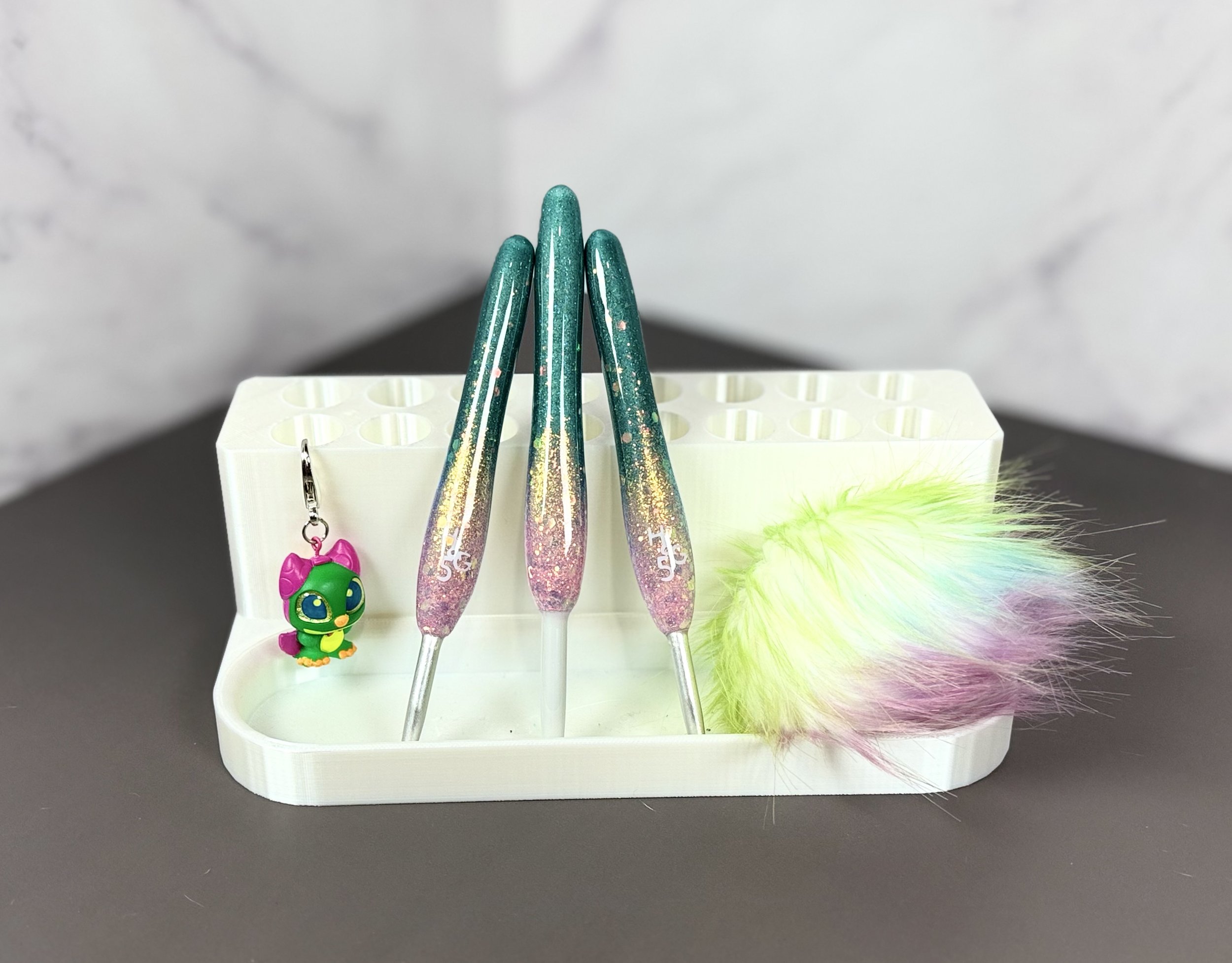 Teal with Pink Clover