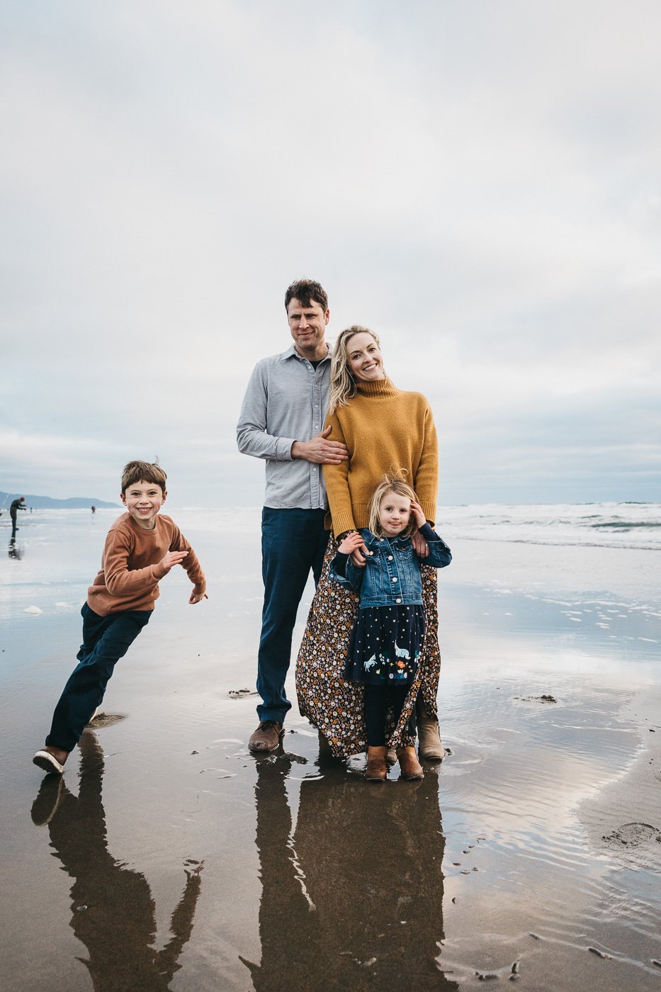 family lifestyle session at Ocean Beach in San Francisco