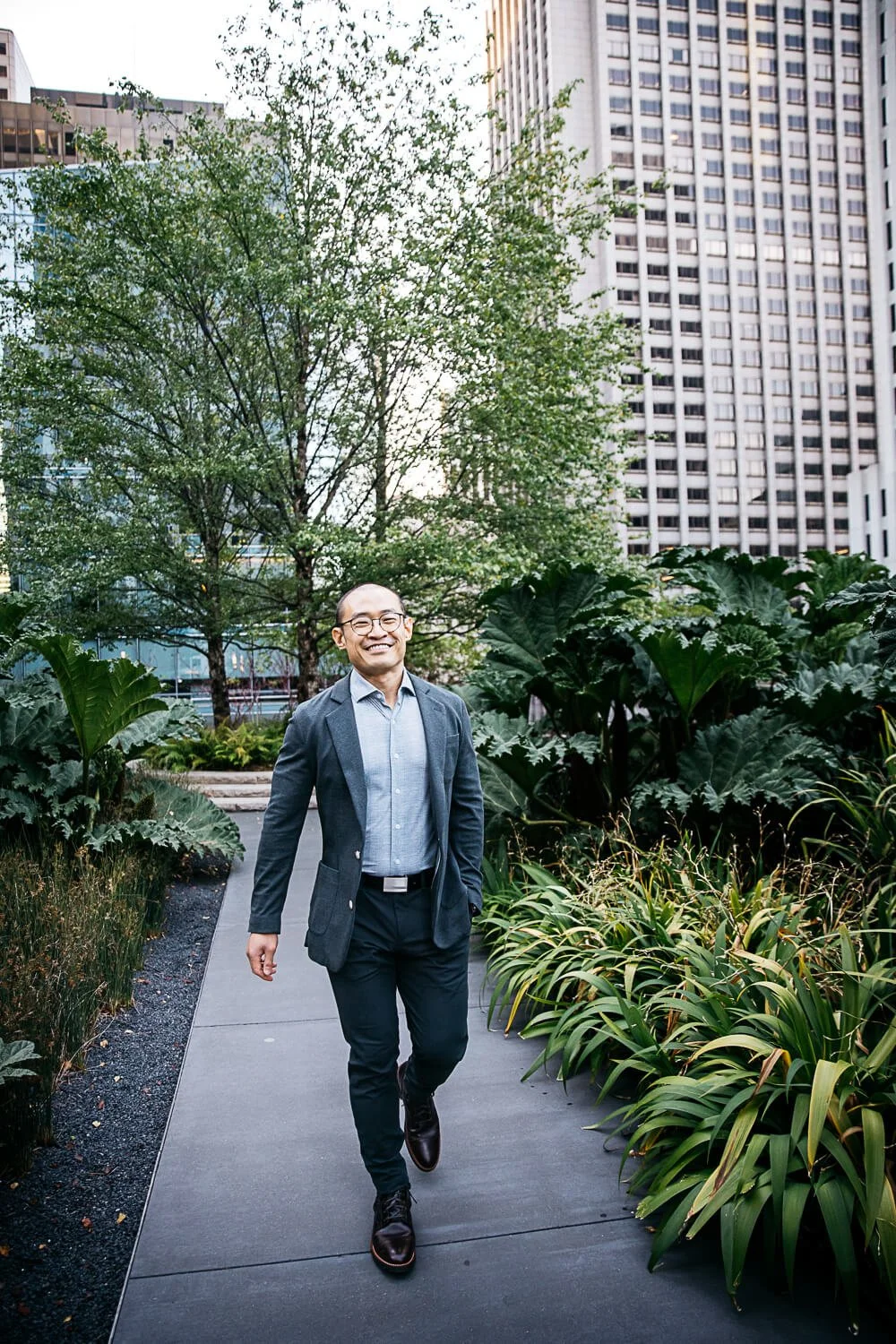 Dating app portrait session photos in San Francisco for Charlie