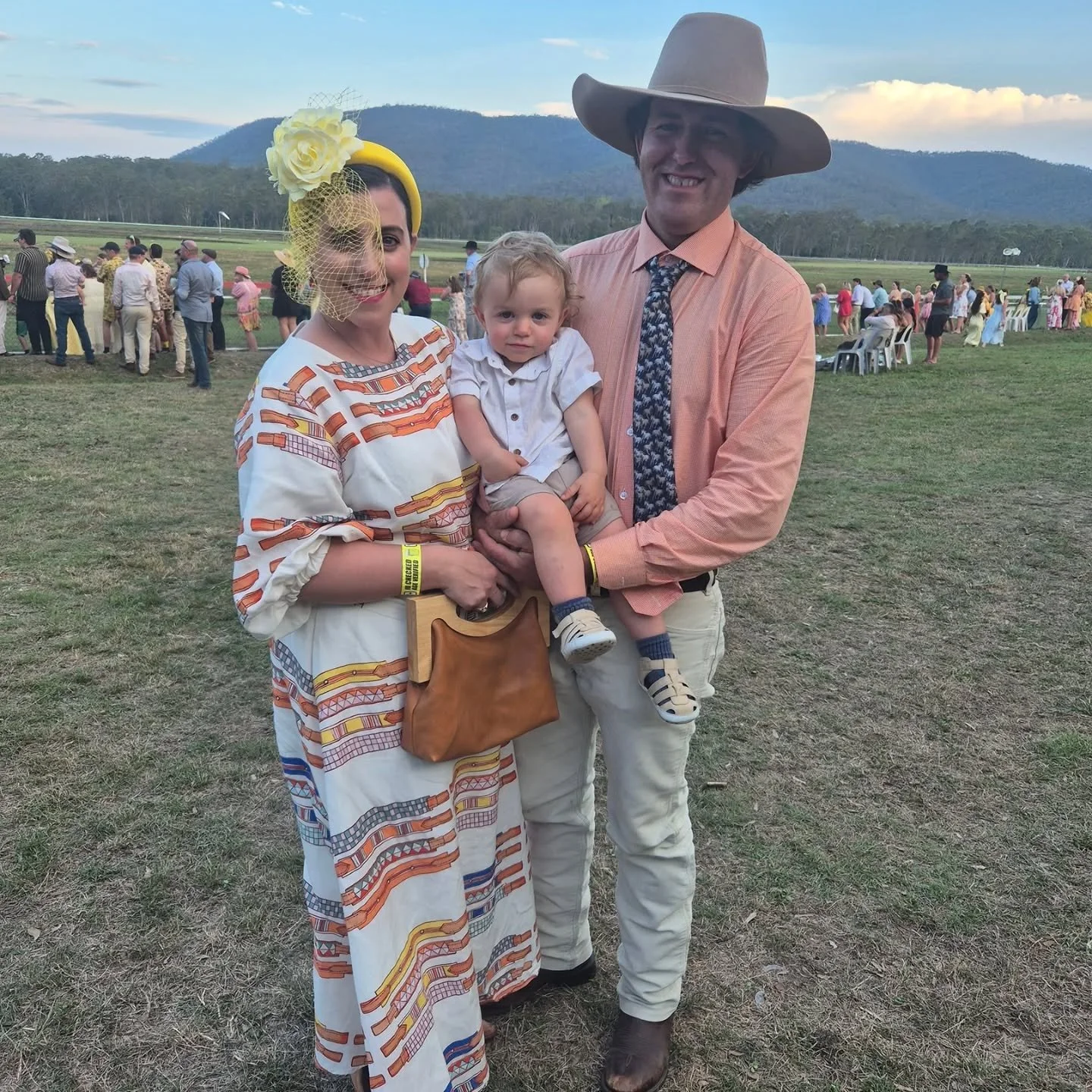 The fashions were fab, my boys were amazing and Mt Perry delivered the views 💛

Had a ball judging FOTF with @_katekirk and @hats_byhelen and it was all thanks to @the_fashionable_farmercist and her team of volunteers 👒

What a special corner of th