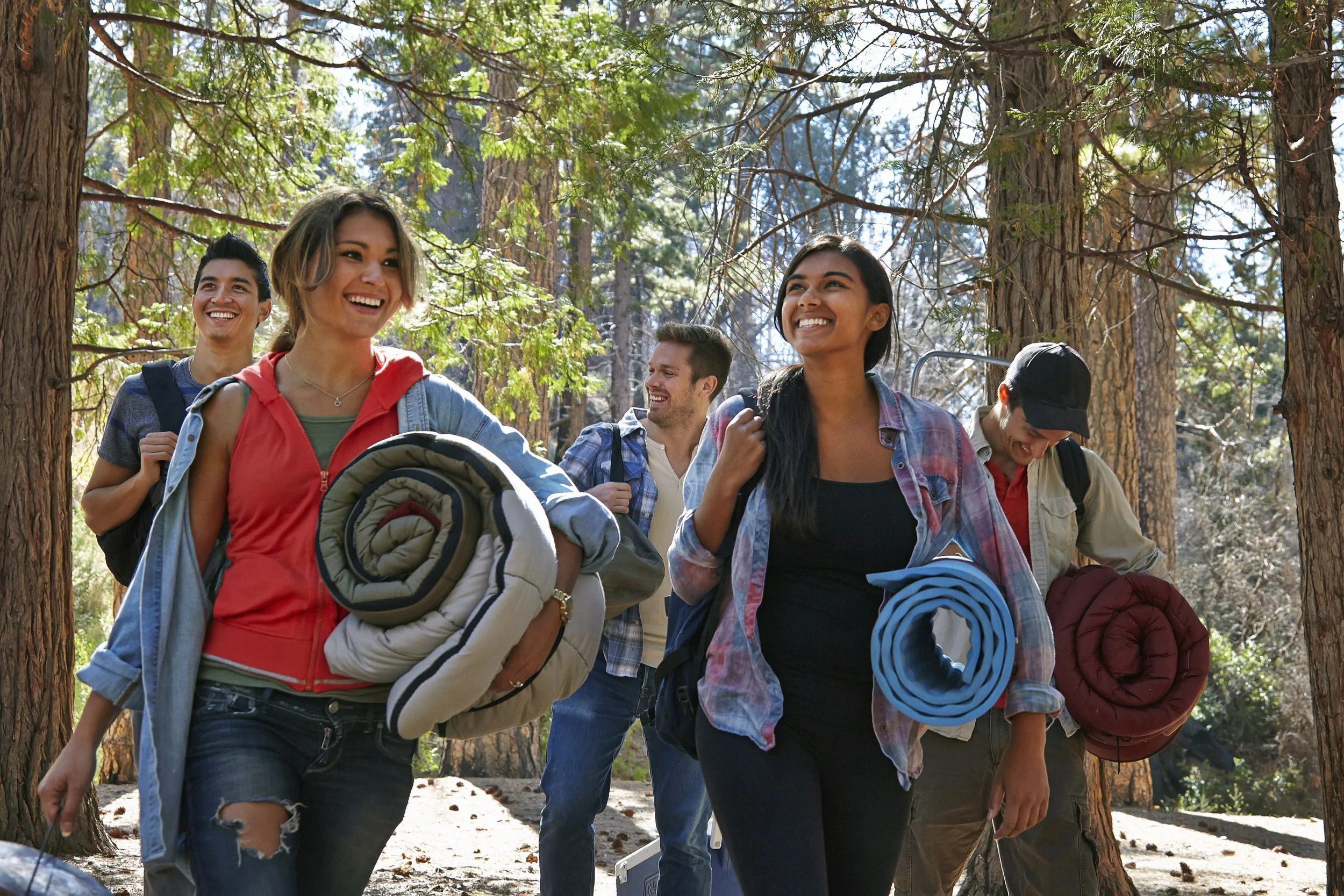 five-young-adult-friends-walking-in-forest-with-ca-2026-01-09-10-55-58-utc.jpg