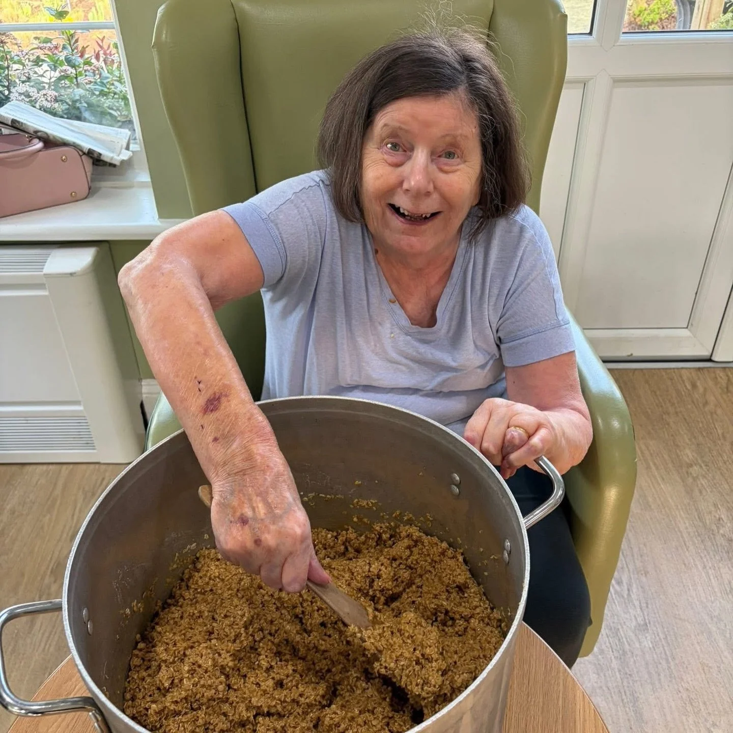 Friday round-up of activities at our dedicated dementia homes❤️

At St Catherine&rsquo;s, everyone rolled up their sleeves for a spot of baking, creating a batch of delicious homemade flapjack. Afterwards, they enjoyed a well-earned cuppa together an
