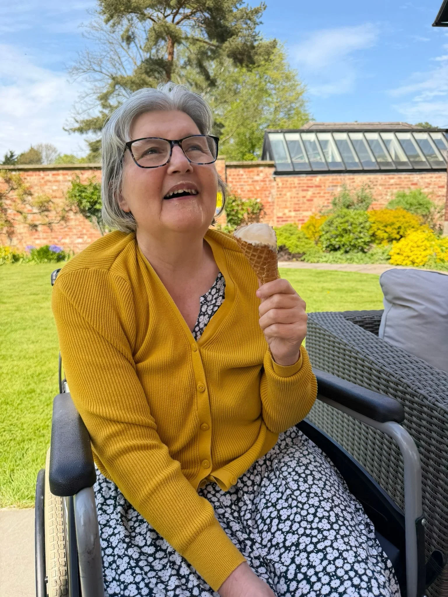 This week at our The Manor homes ☀️

Clients at The Manor at St Catherine&rsquo;s have been making the most of the glorious weather, enjoying plenty of ice creams and soaking up the sunshine🍦

At The Manor at Eighton Lodge, clients have been busy gi