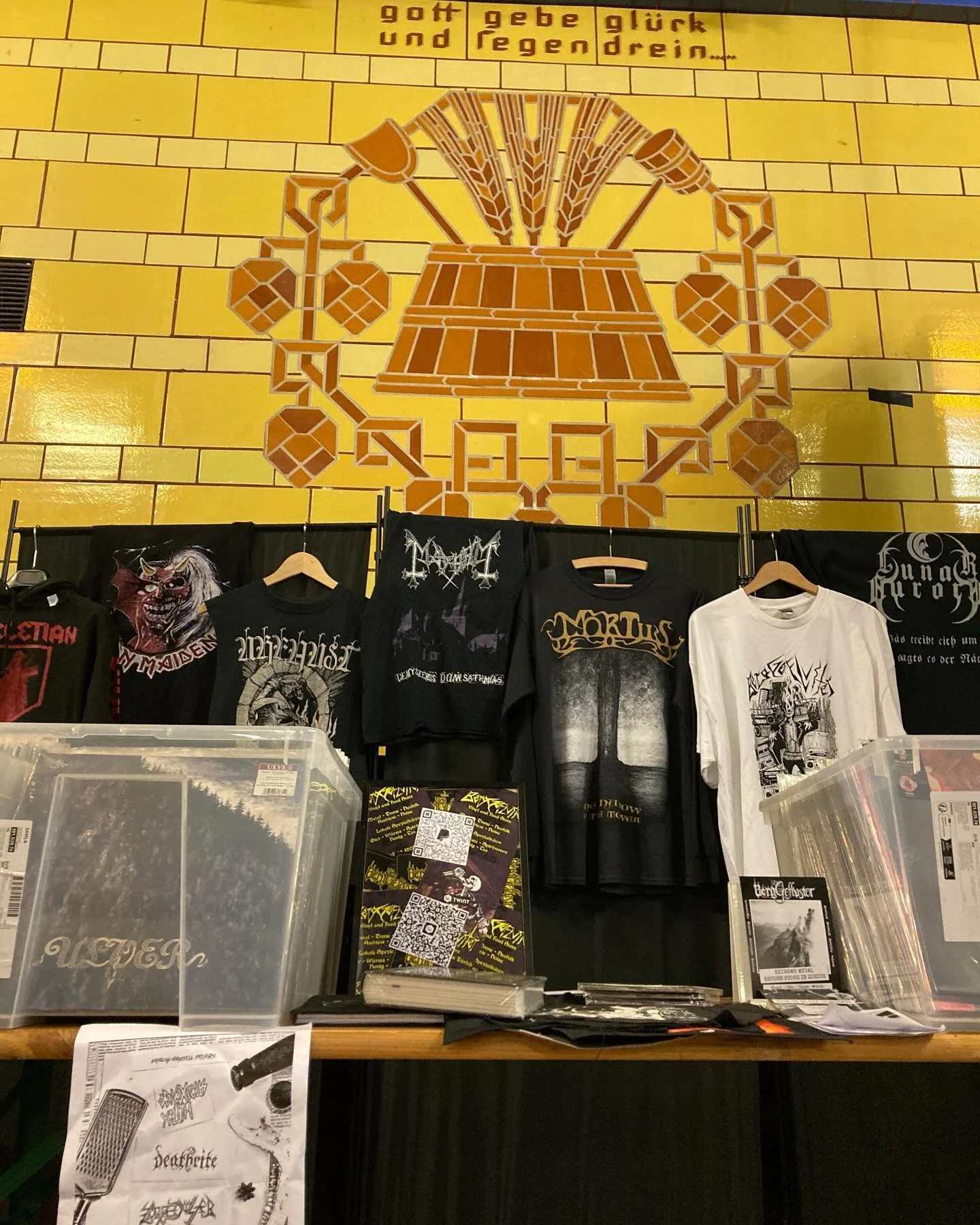 Mir sind am Rites Of Destruction in Basel heute!
Bitte einmal 
🔥🔥🔥

#berggeflvster #metal #heavymetal #blackmetalwomen #blackmetal #extrememusicforextremepeople #recordcollection #recordcollector #recordnerdchris #recordnerd #vinylcollection #viny