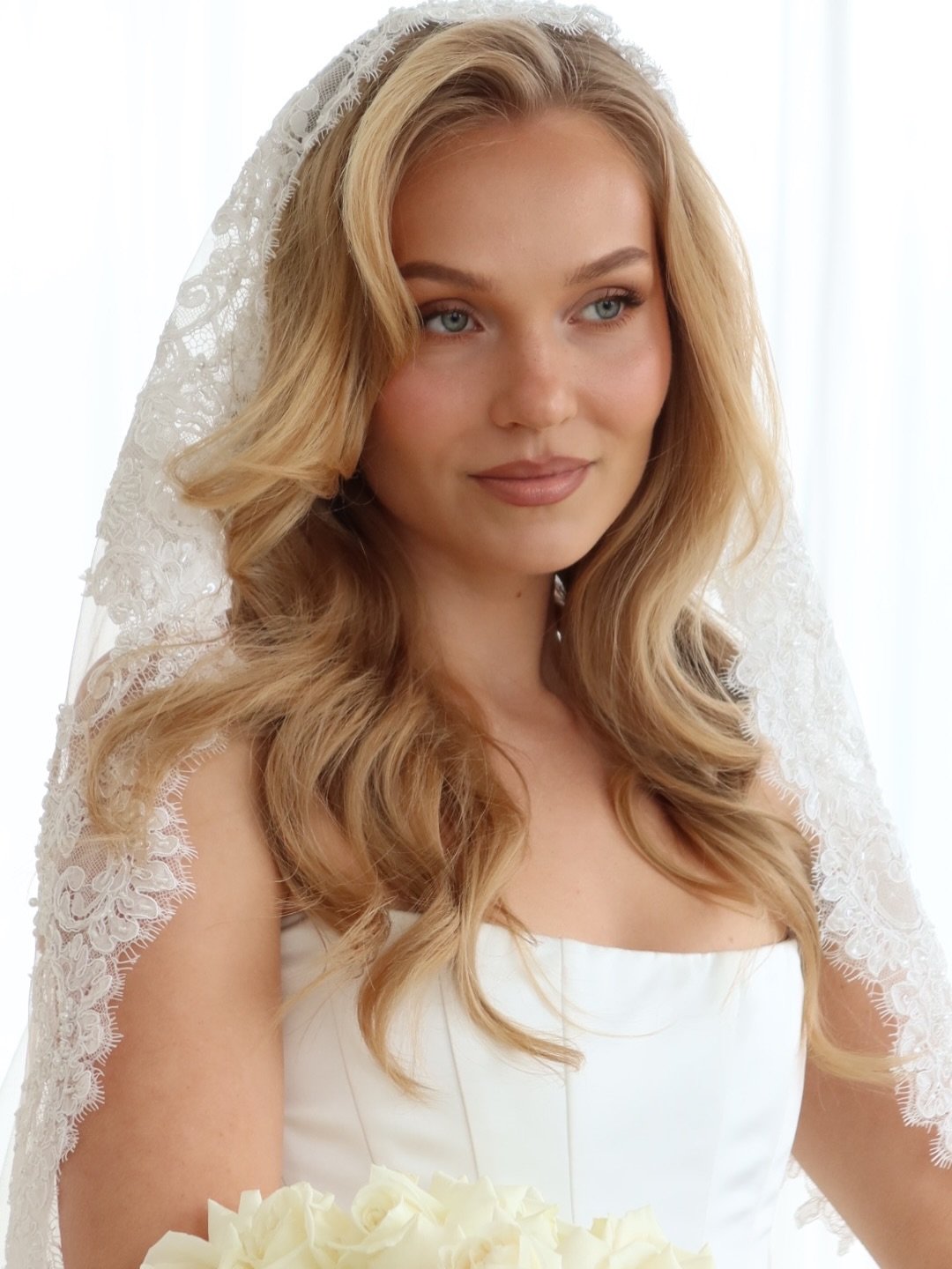 A natural, refined makeup that enhances your natural features will always have my heart 🤍

Hair @hairbyhannahtaylor 
Dress @berta @jjdesignsbridal 
Model @ruthlessbroccoli 

UK Bridal Makeup Artist | Derbyshire Bridal Makeup Artist | Bridal Makeup |