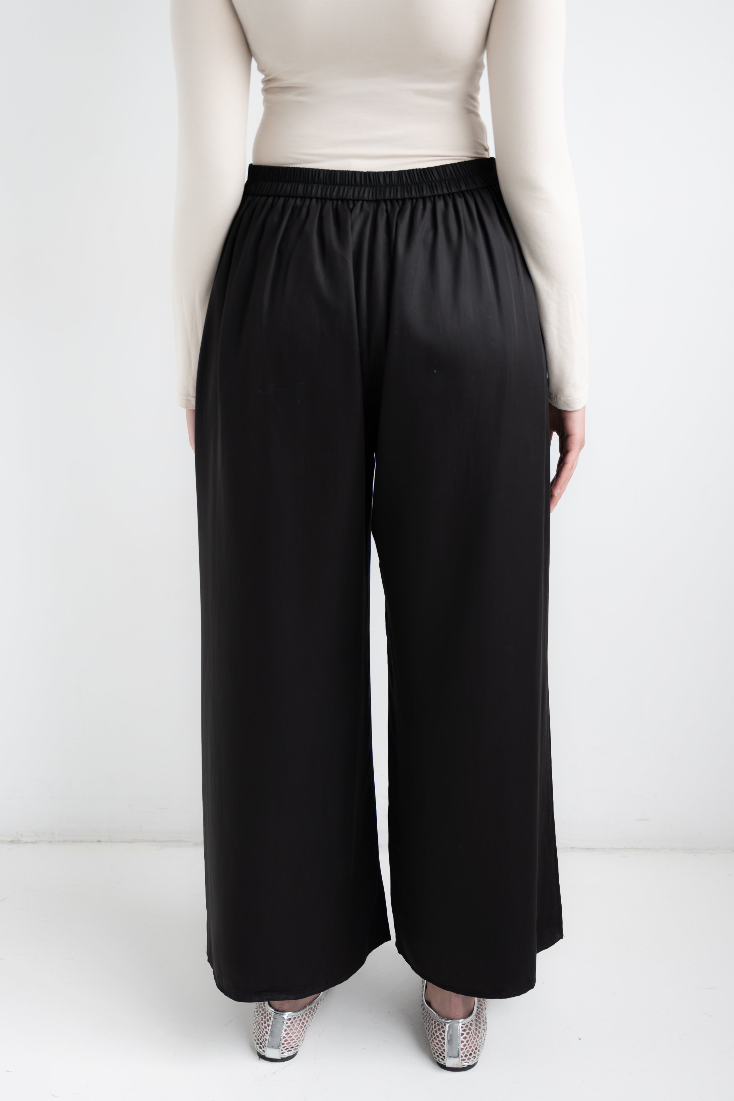 yula black 8.jpg