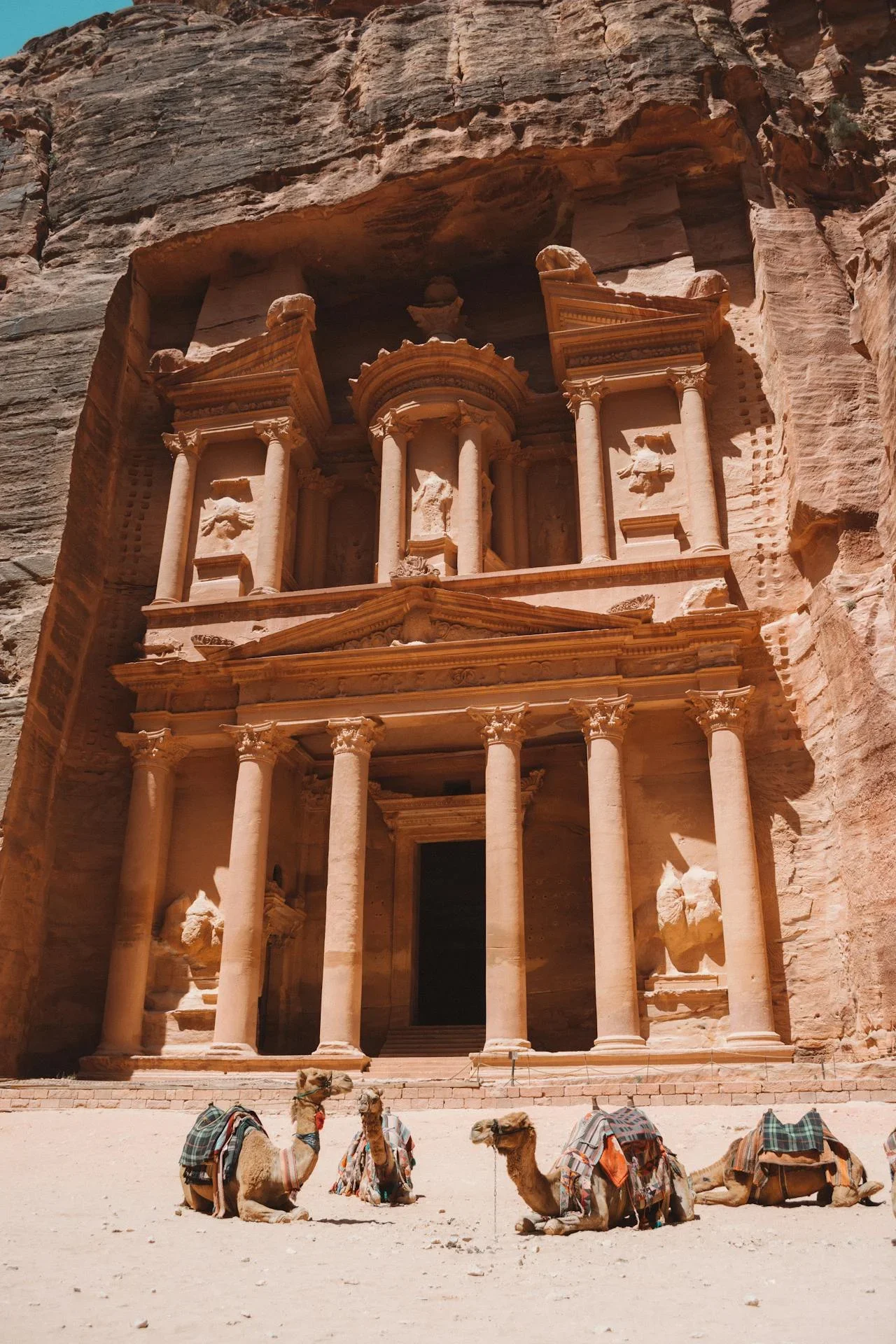 Jordan Express Tour 4 Days ( Amman, Dead Sea, Madaba, Mount Nebo, Petra & Wadi Rum)