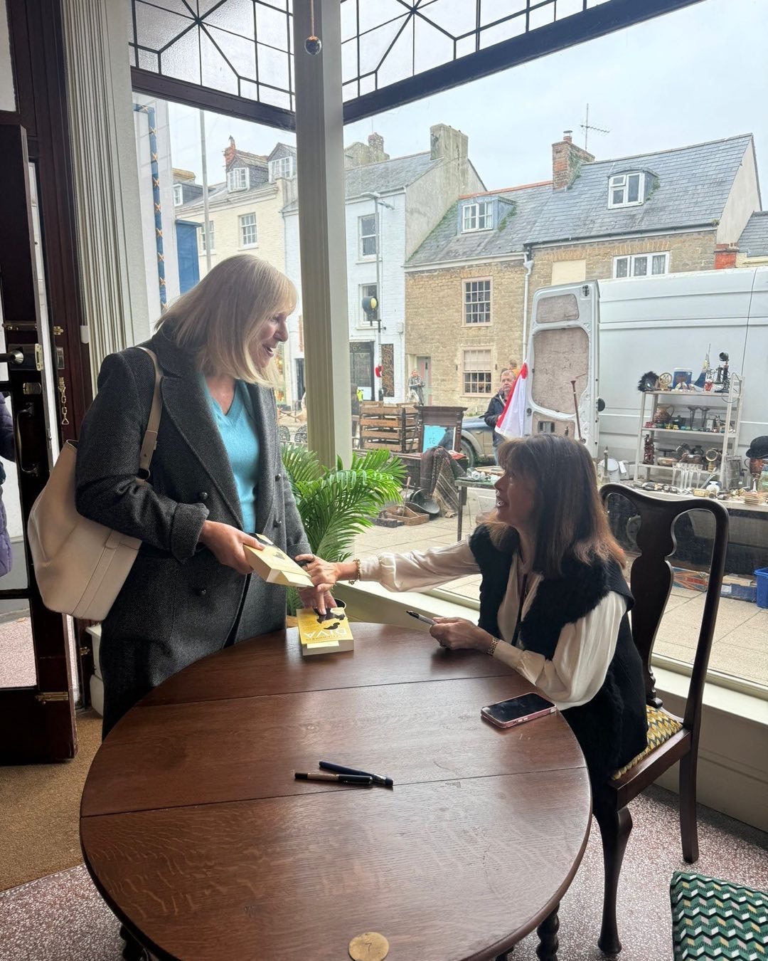 Gripping a fan who has read all my books @Bridlitfestival - capacity crowd at the gorgeous #electricPalace and expert interviewing from @georginamooreauthor It was so much fun to play my home crowd. Congrats to the indomitable @tanyabrucelockhart for