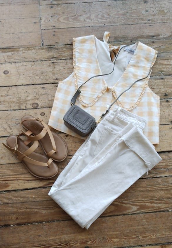 Outfit of the day: Frame jeans 27 $48, Rachel Antonoff top medium $48, Joie sandals 8 $38 &amp; micro mini Chloe bag #sistasconsignment #marblehead #ShopSmall #consignment