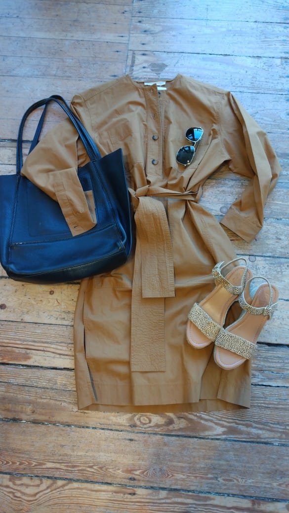 Outfit of the day: dress Vanessa Bruno size 36 $98, J. Crew sandals 7.5 $ 26, tote Botkier $58 and Tom Ford sunglasses $98  #sistasconsignment #marblehead #ShopSmall #consignment