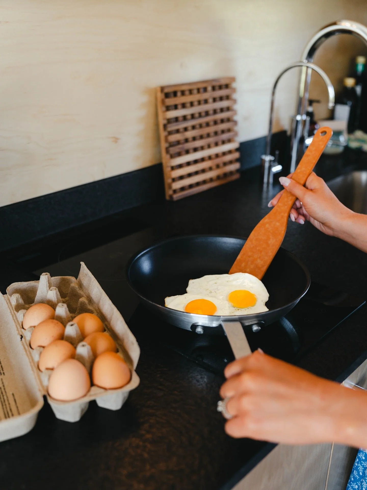 The best part of a getaway? Sharing slow mornings like this. 🍳🥐

#slowstay #slowmornings #cabinbreakfast #romanticgetaways #fredericksburgtx #fredericksburgtexas #stonewalltexas #texashillcountry

📷 @alexmorales____