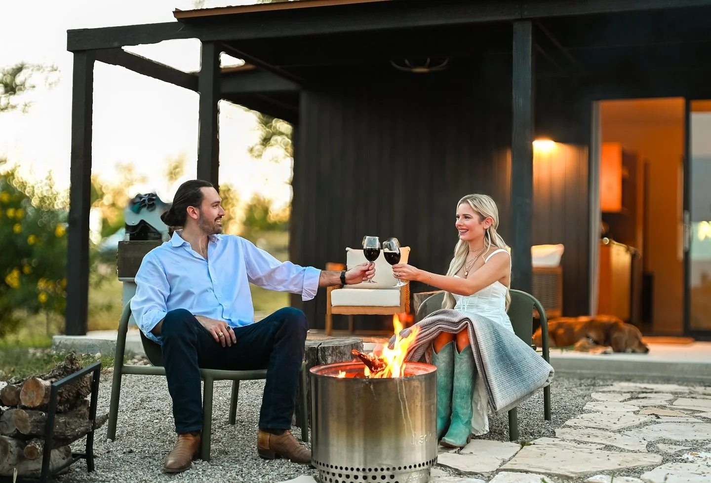 Red wine, your own cozy fire pit and no reason to check your phone. 🍷🍷
Send this to the person you&lsquo;d like to share this with. ➡️

#cabinvibes #texasgetaway #texashillcountry #texaswine #firesidechat #hillcountryescape #hillcountrystay #freder