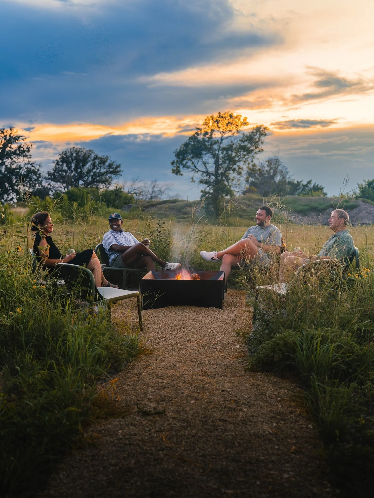 The most memorable nights don&rsquo;t need much. A cozy fire, great friends and good conversation. Simple as that! 

#martinsburgmoments #getaway #texaswinecountry #hillcountrygetaway #texasstays #fredericksburgtx #stonewalltx #texaswines #travelwith
