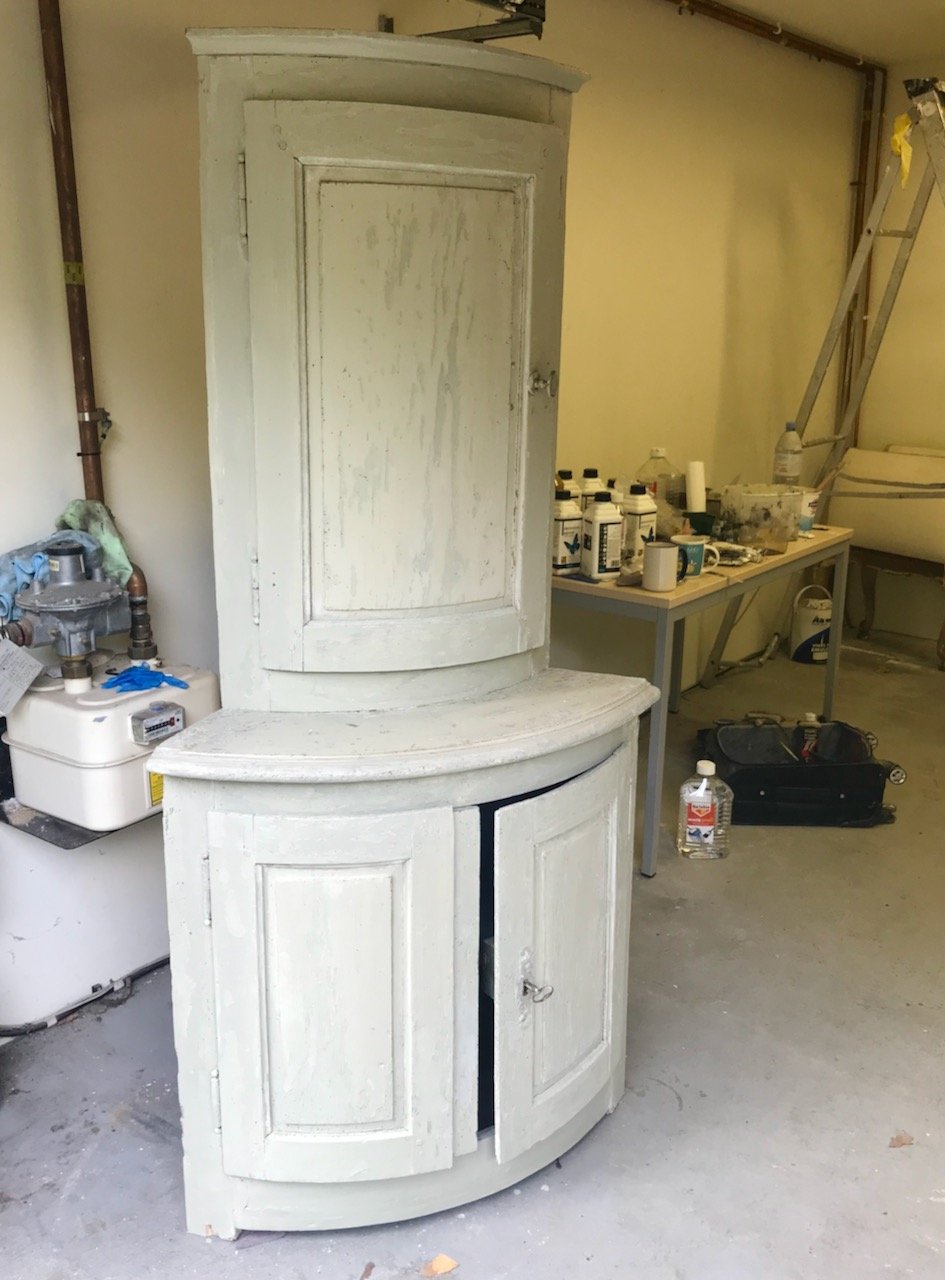Corner_Cupboard.jpeg