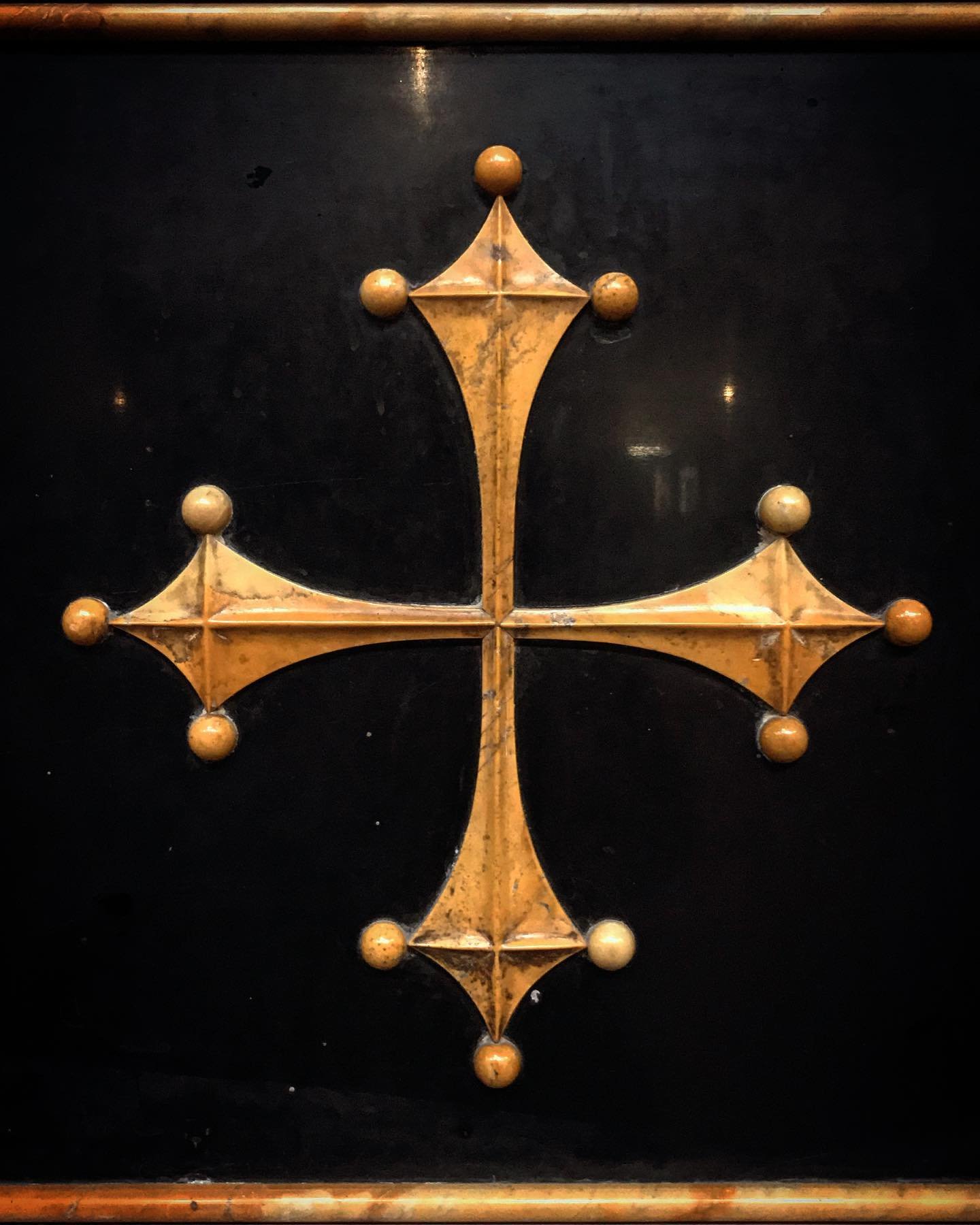 Redemption.

The art and reality of the Cross. 
Fragment of the True Cross in its reliquary.