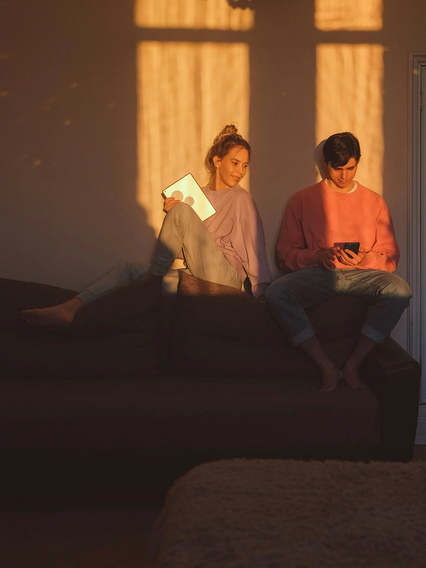🤍 Sometimes, the person on their phone isn&rsquo;t scrolling away &mdash;
they&rsquo;re finding their way back.

To someone who gets it.
To something that feels human again.

✨ Welcome to Warmer.

Here, you can connect with someone who&rsquo;s been 