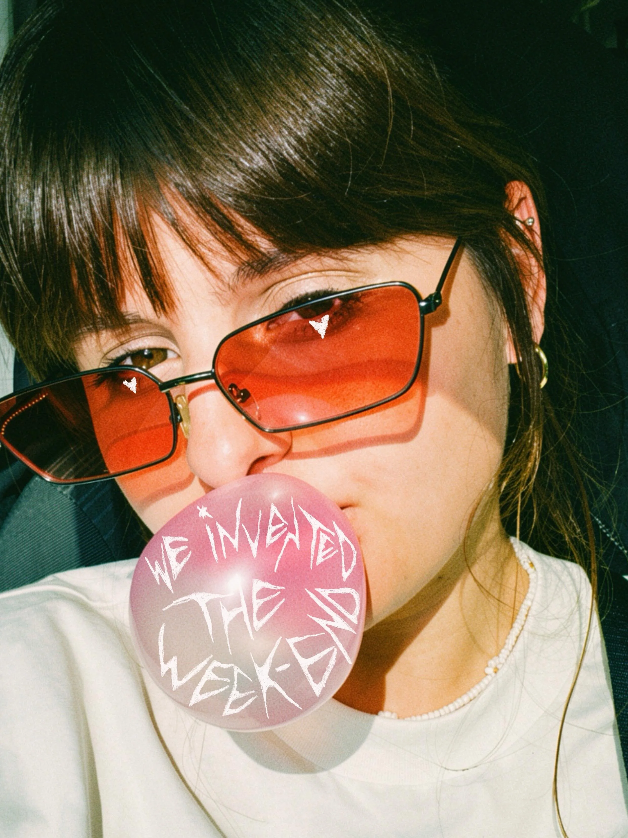 Donc je fais ma premi&egrave;re sc&egrave;ne internationale dans une semaine je suis trop trop excit&eacute;x
Je serai en bonne compagnie de @daniel_selecteur et @francoisaudigier 👀
Rendez-vous &agrave; @weinventedtheweekend le Dimanche 7 &agrave; 1