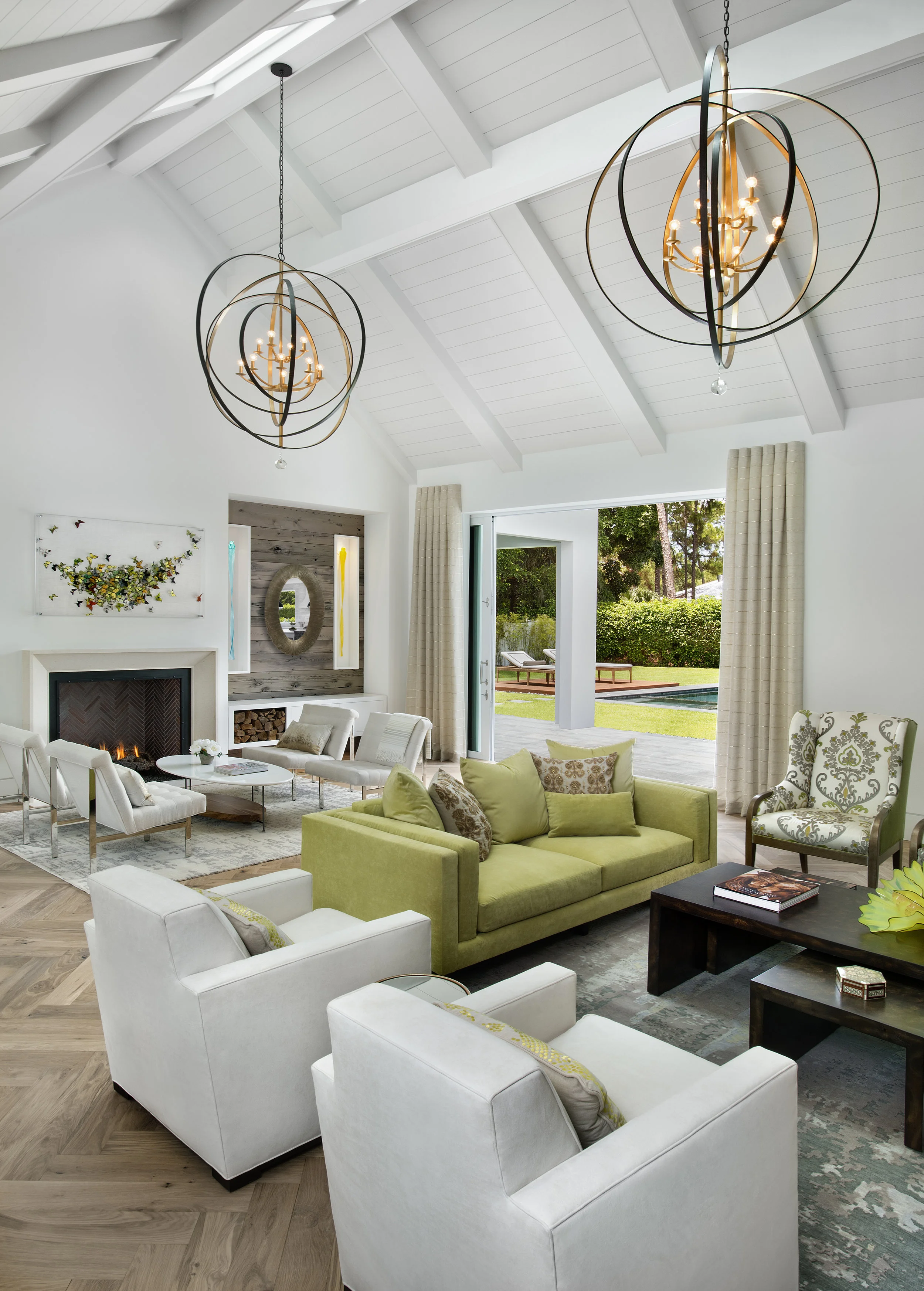 581 Myrtle Great Room 2.jpg