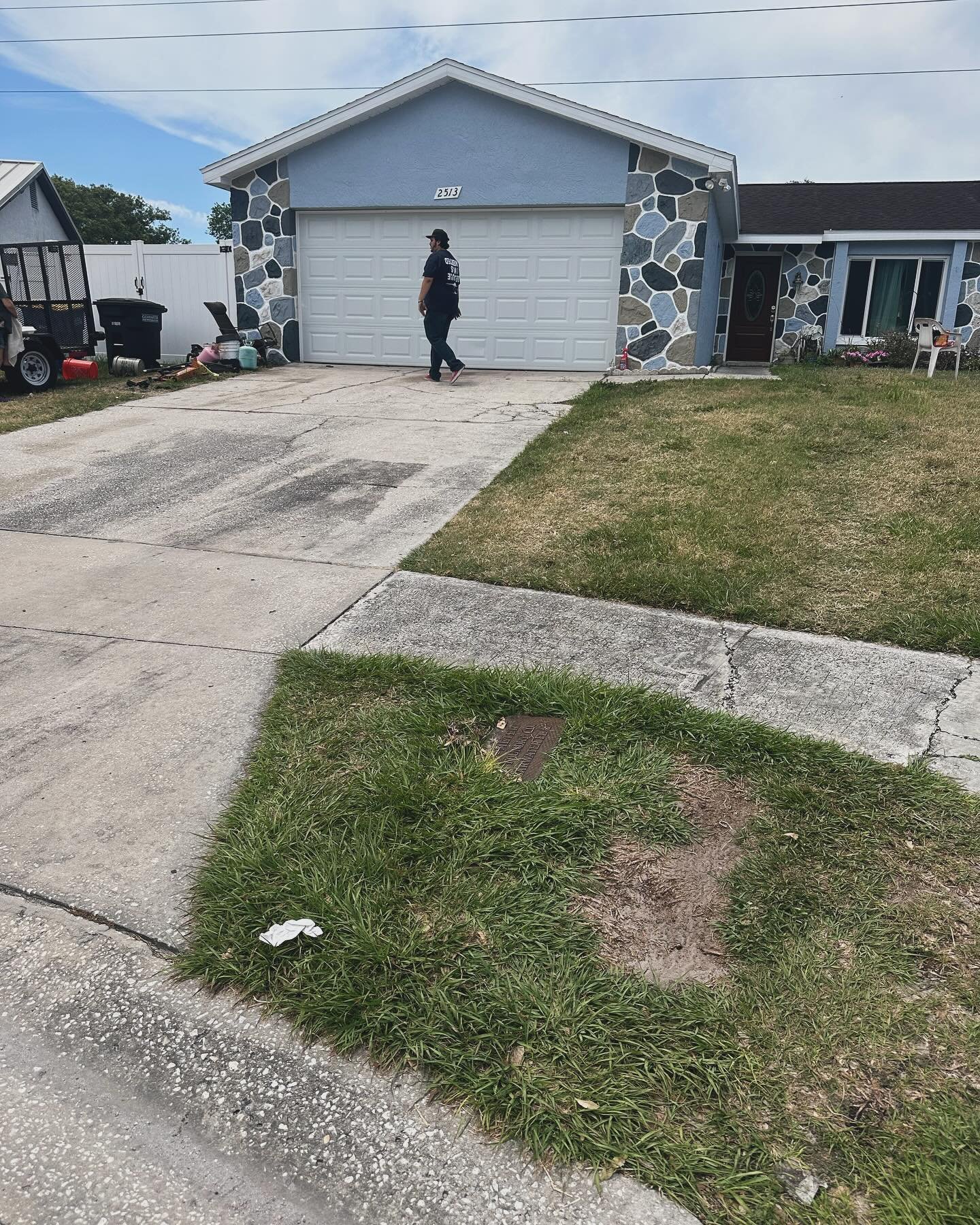Pinellas Soft Wash LLC new business we give free quotes and have great prices, if you need side walks, driveways, house walls, roofs and more. If you've been considering getting a pressure washing or soft washing job done give us a call at 727-244-40