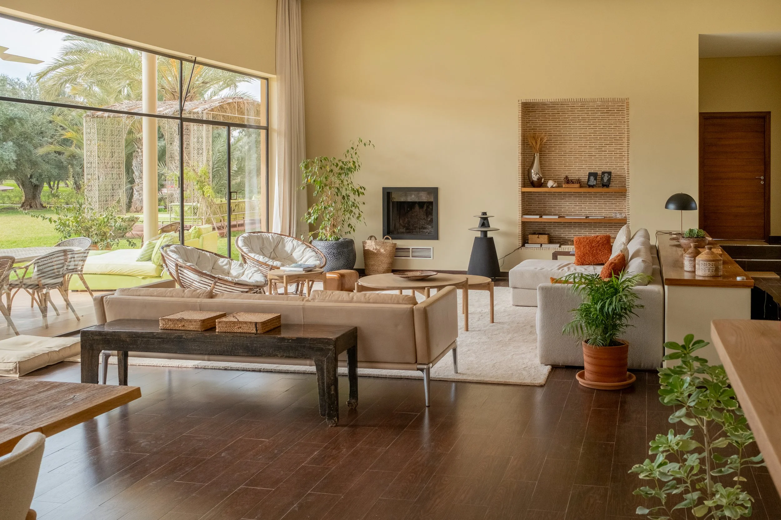 Based in Marrakech and working across Morocco, I create clean, high-impact images that showcase properties with the perfect balance of light, space, and detail. My work helps real estate agents, homeowners, and Airbnb hosts attract more clients, sell