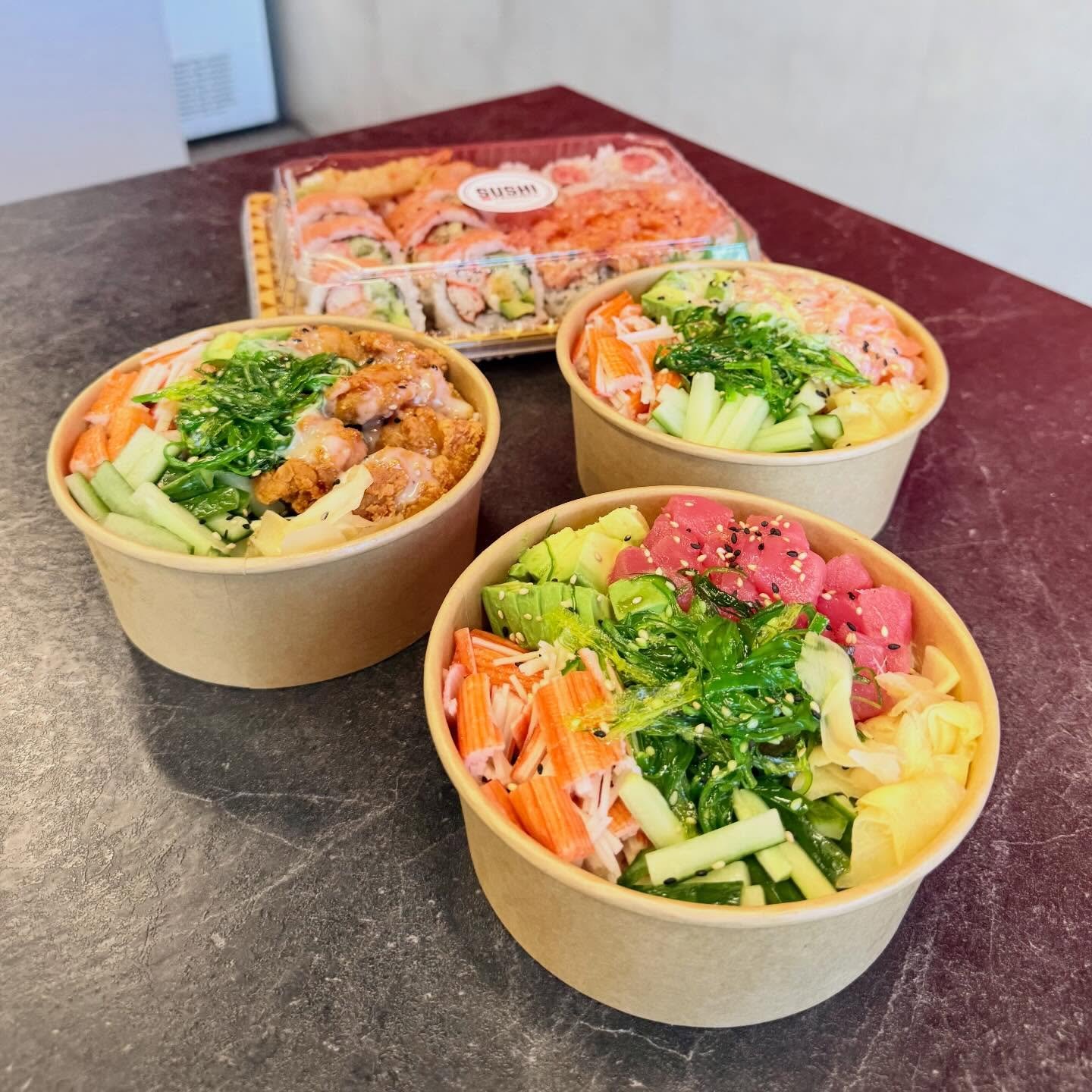 Freshest sushi bowls in the city 😉
Choose from our house-made sauces:
Creamy Sesame &bull; Sweet &amp; Spicy Soy &bull; Ponzu (my personal favourite)

Available now! Order online ➡️ SushiOnFennell.com

SUNDAY HOURS
HM &mdash; 669 Fennell Ave E | CLO