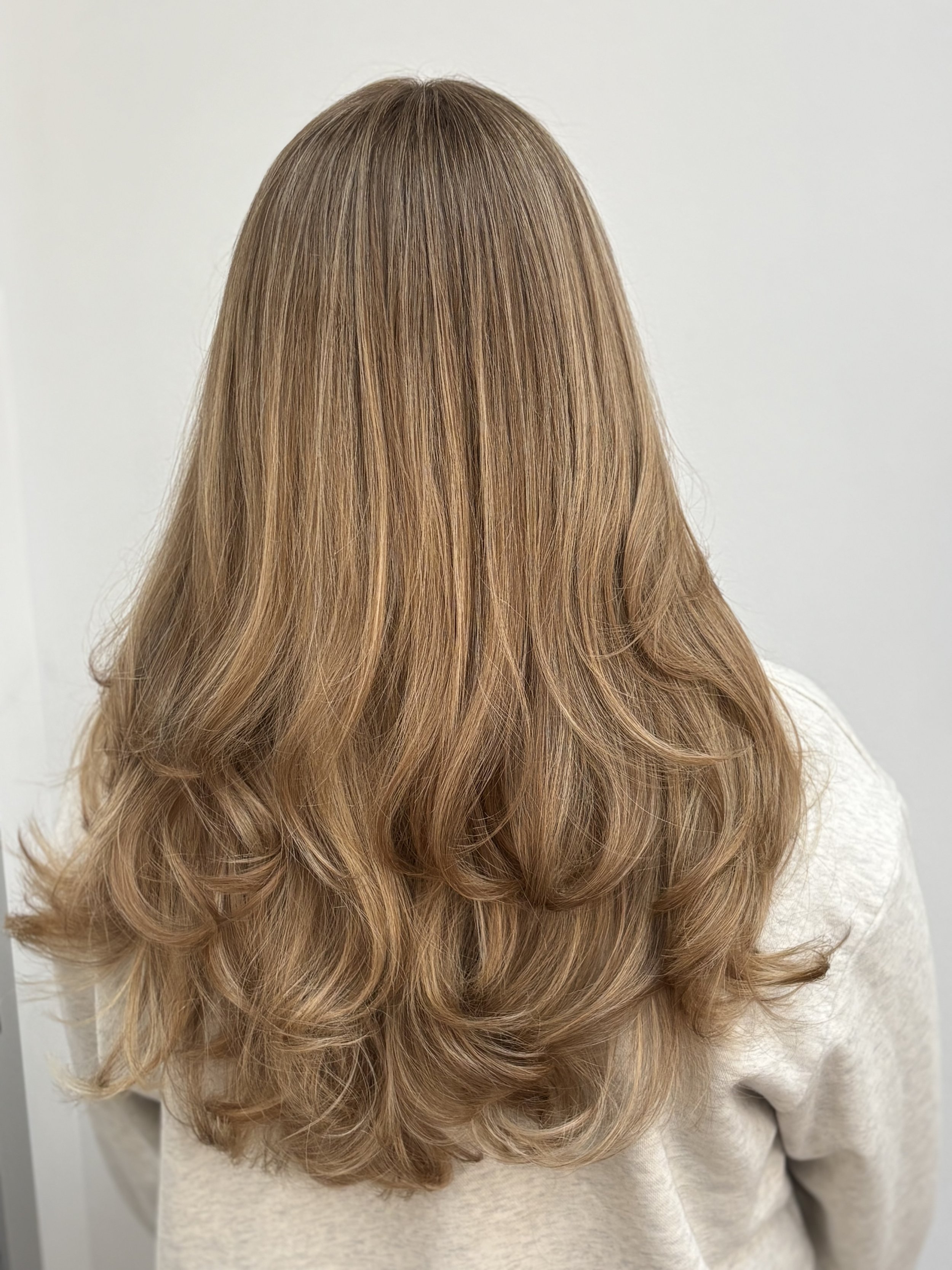 Jenna is an expert at blow dry and styling hair. No matter the length or texture, you can guarantee a relaxing service that meets your needs.