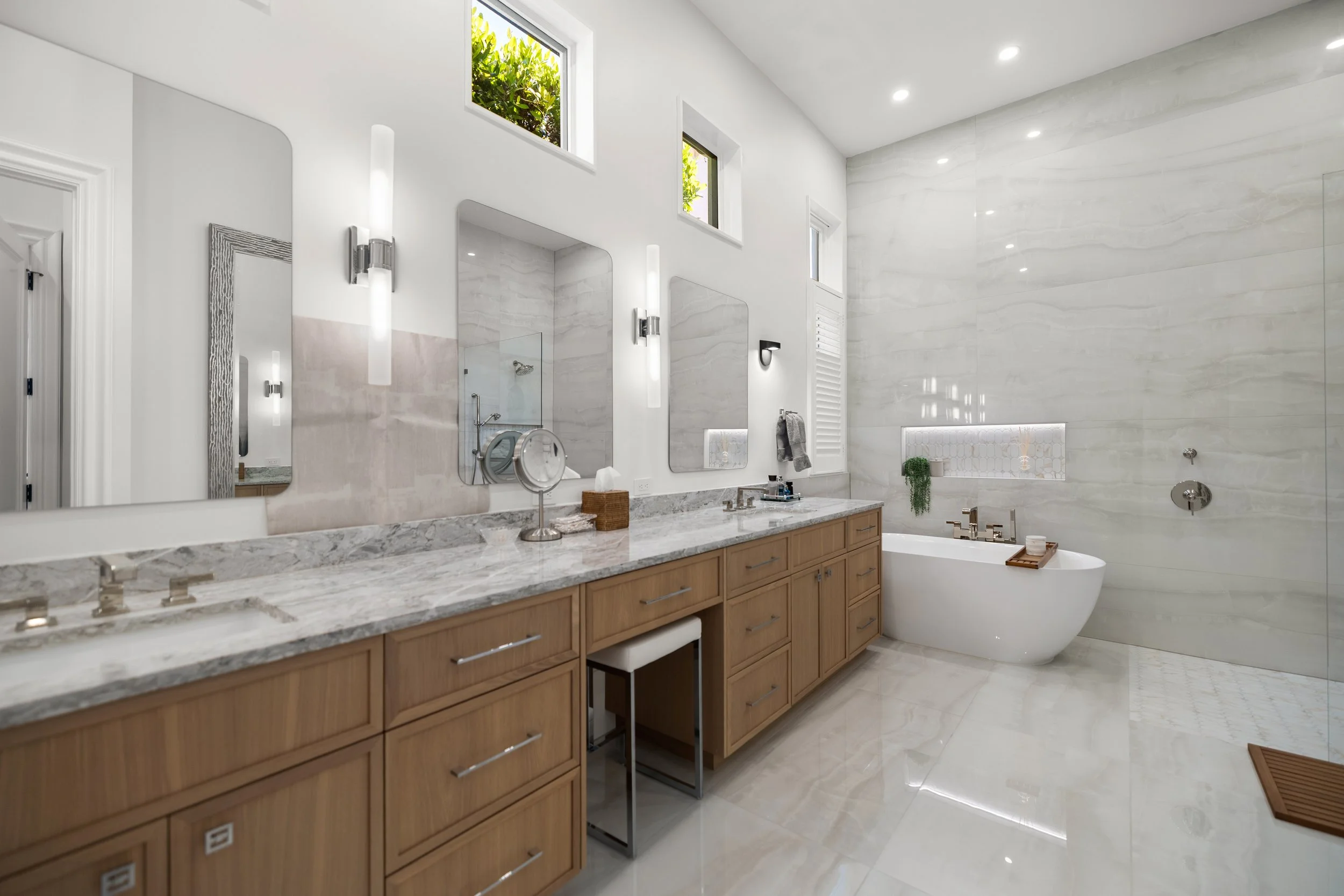 Master Bath Towards Tub.jpg