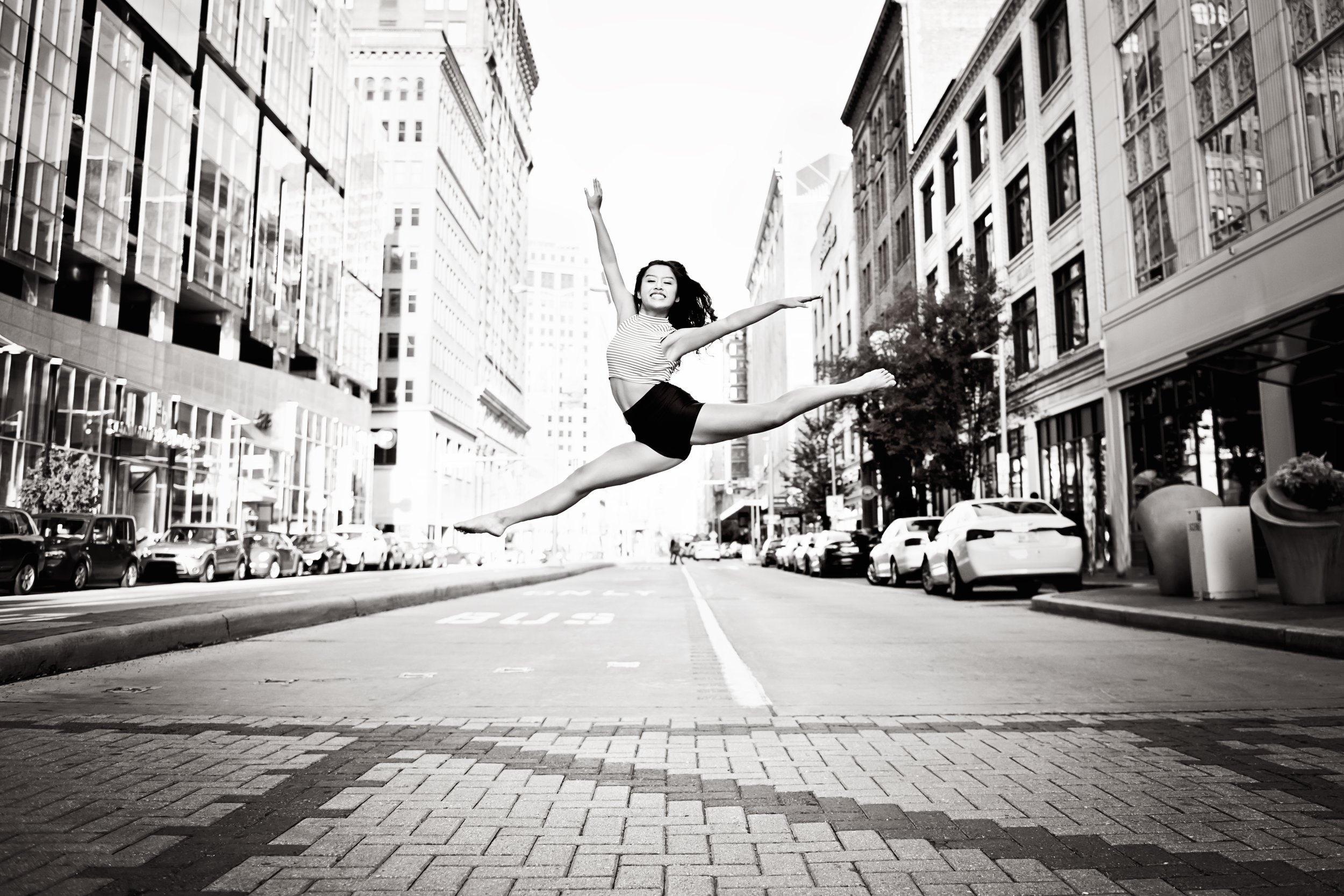 145 FE 6,4 B&W Lieber, Lindsay .jpg