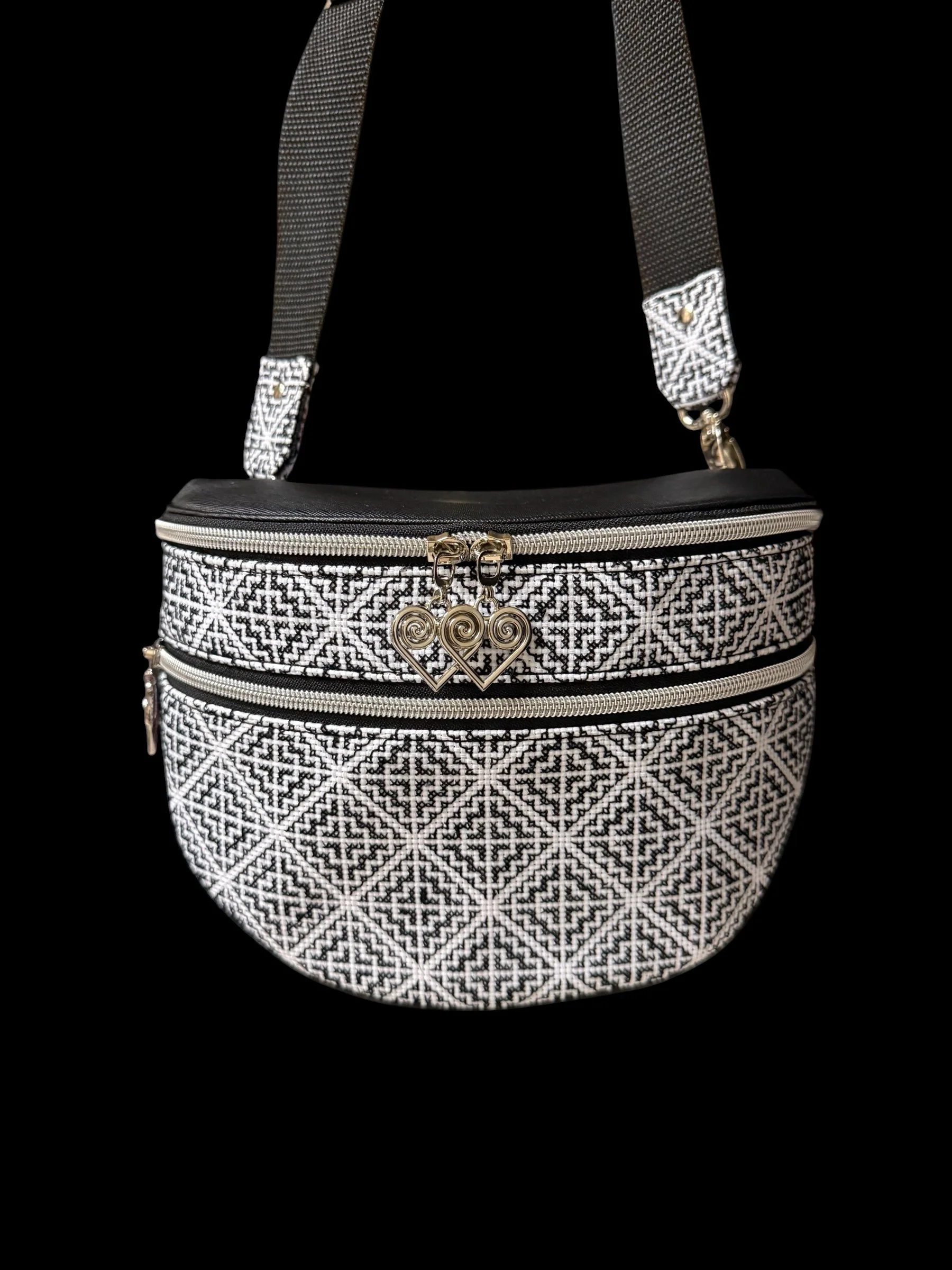 Bum Regular Black Pntl1