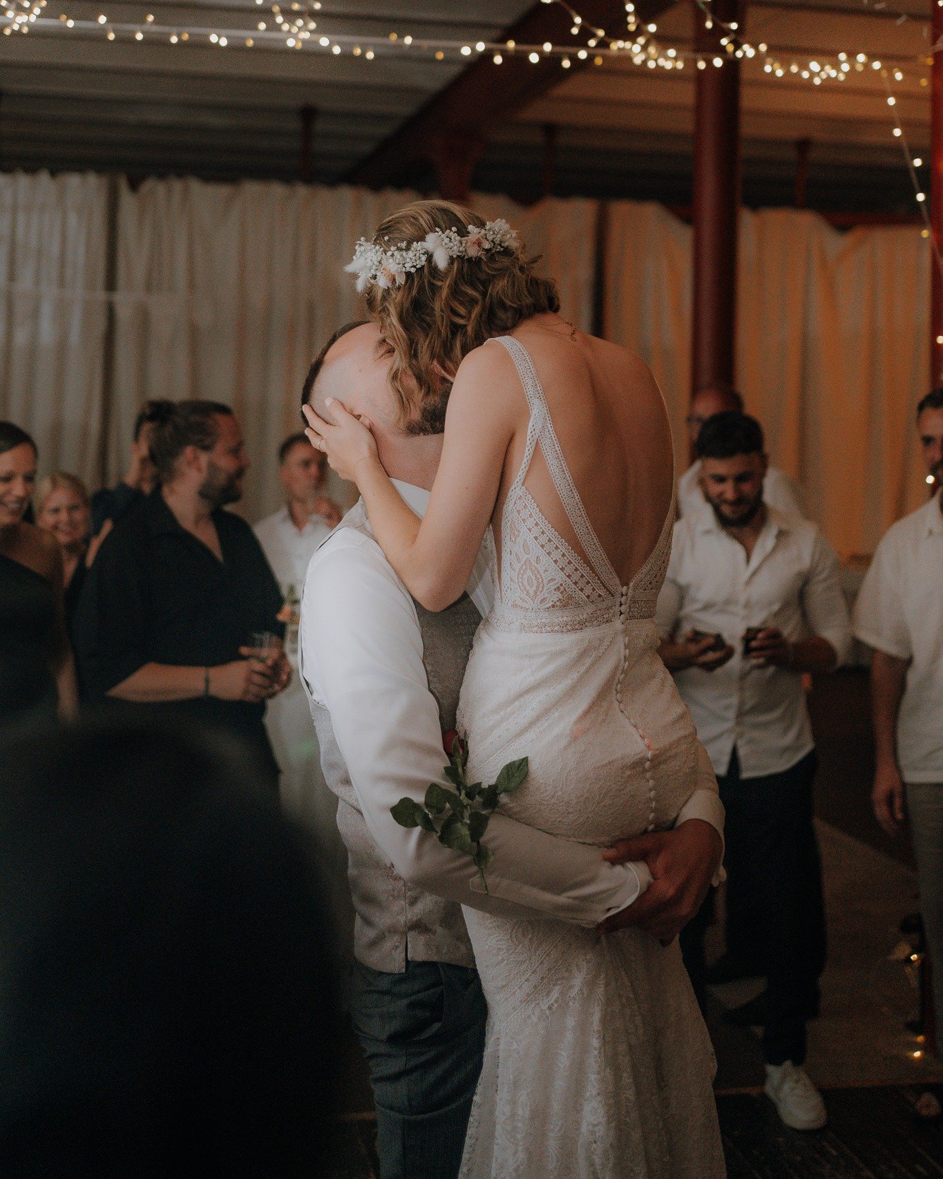 💍👰🏻&zwj;♀️
.
#weddingphotography #wedding #weddinginspiration
#weddingday #weddingphotographer #weddingdress
#bride #photography #love #weddingplanner
#weddings #weddingideas #prewedding #bridetobe
#groom #photographer #destinationwedding
#wedding