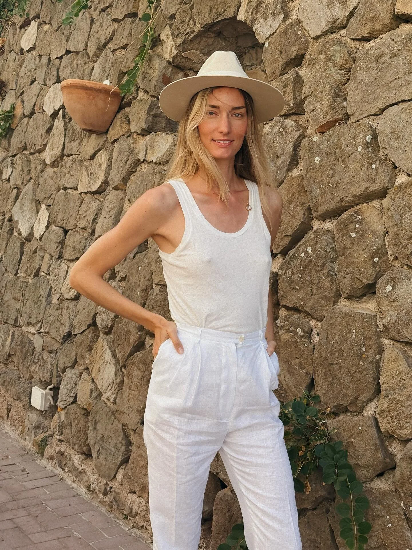 Summer with @triburi.hats 💛
There&rsquo;s something so special about a hat made just for you&hellip;
I got to choose the lining, trim, and even the little details.
Handmade with love &mdash; and it shows.

#customhat #handmade #hatlover #italiansumm