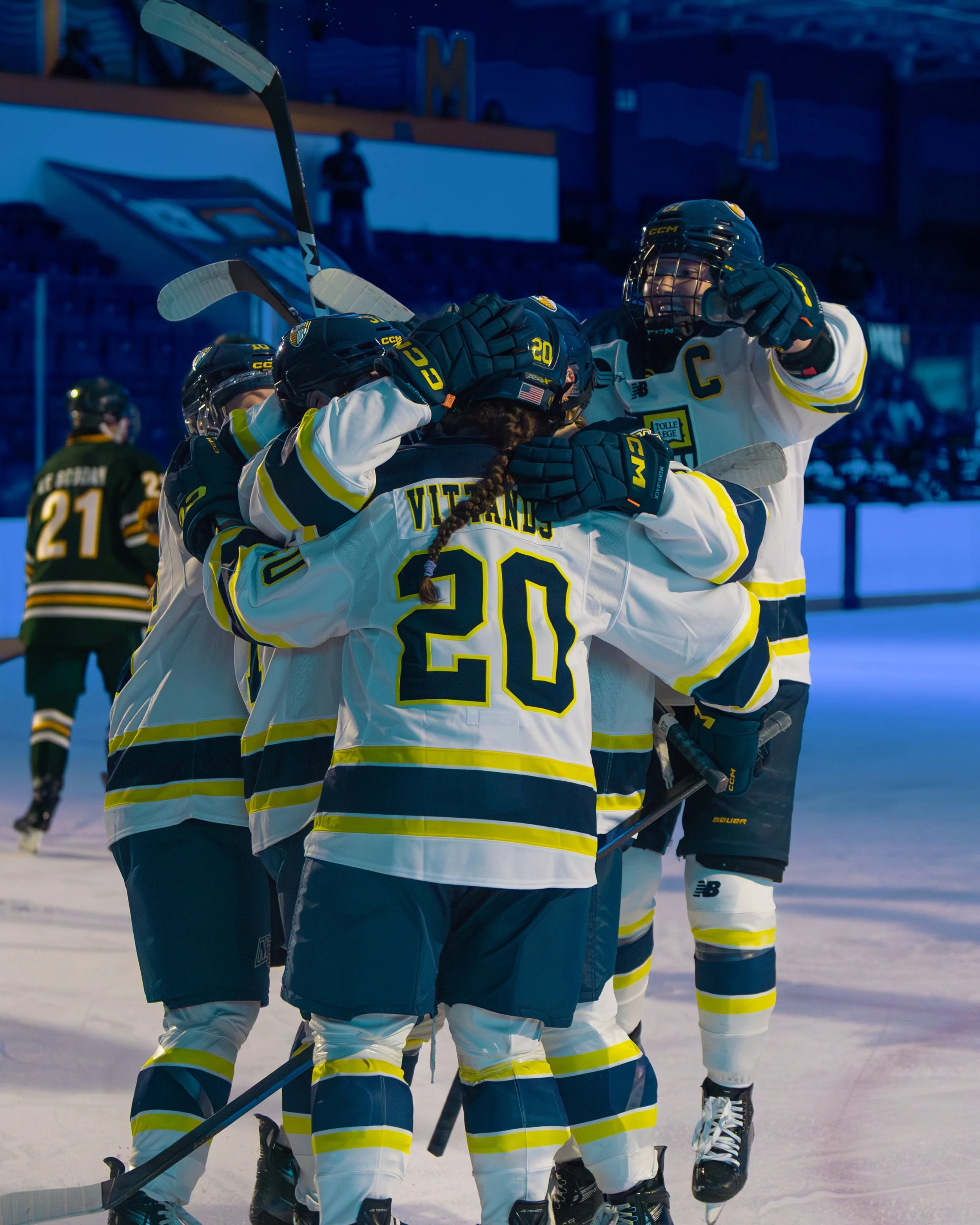9_27_25_whockey_vs_clarkson_hearnphotography-32.jpg