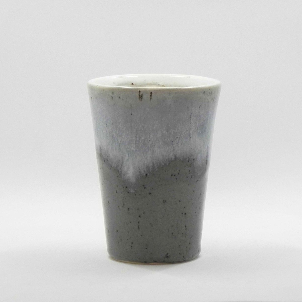 Keramik Becher Tasse, grau-hellgrau