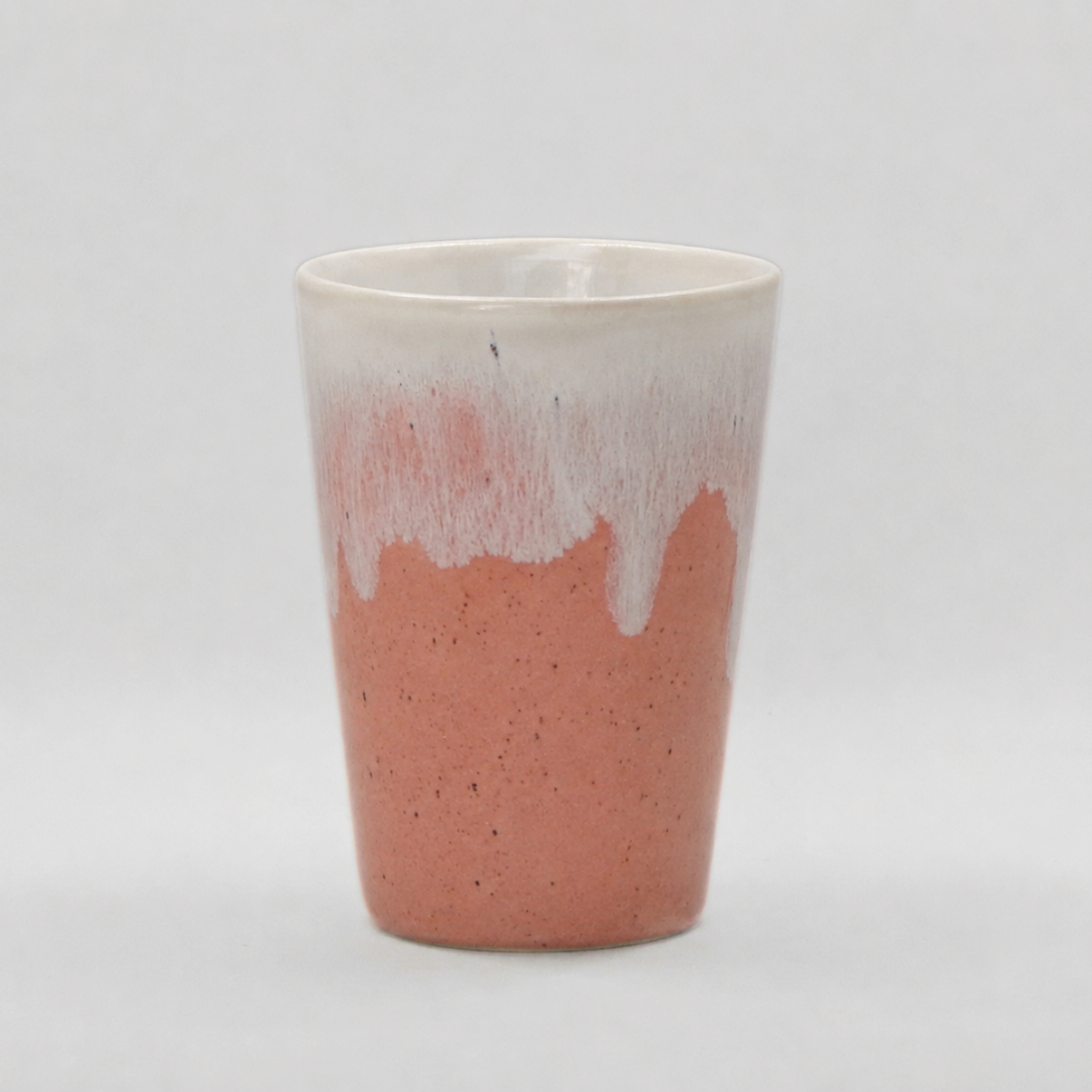 Keramik Becher Tasse, Pfirsichrosa mit weißem Glasurverlauf