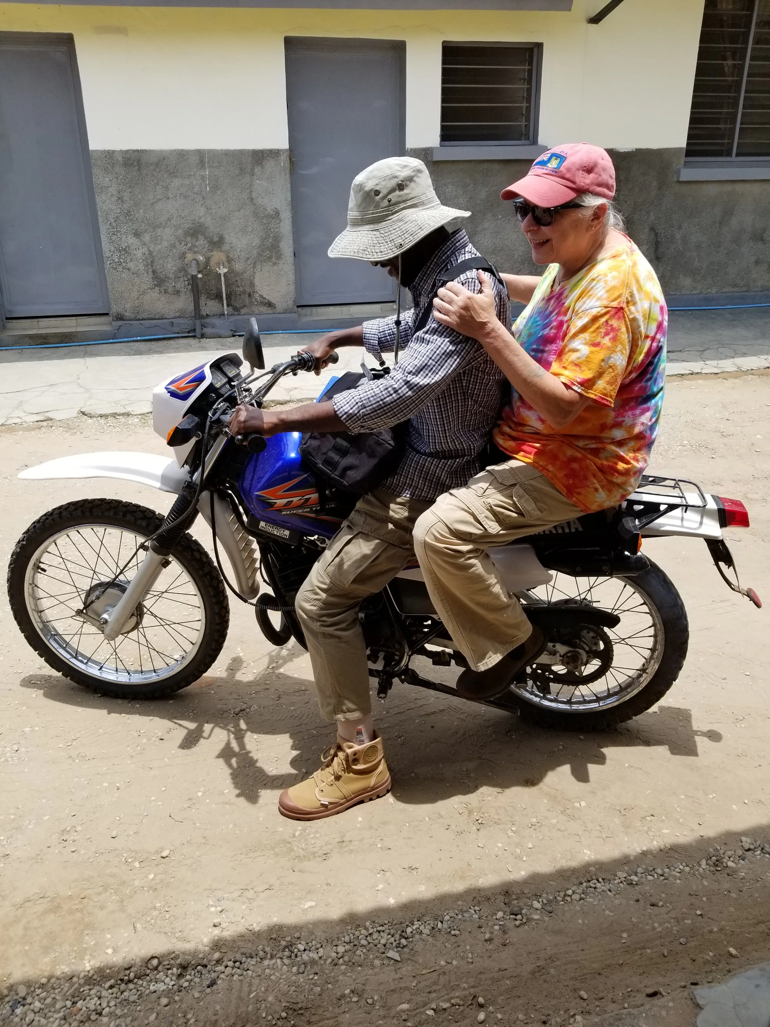 Traveling in moto caravan