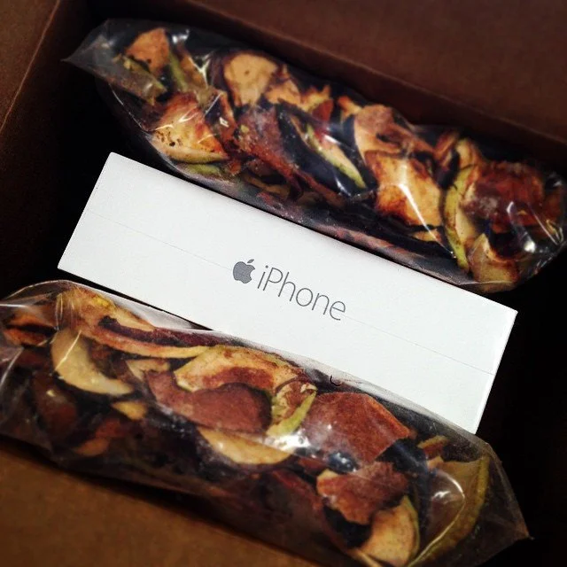 APPLES & APPLES // my mom sent me an apple and some apples! yesssss!! 