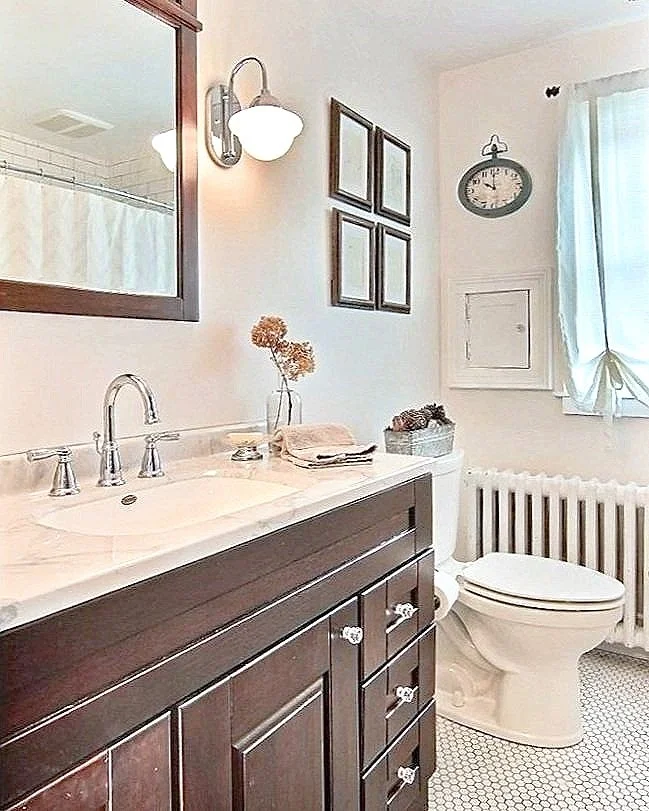 2023 White Bathroom Renovation