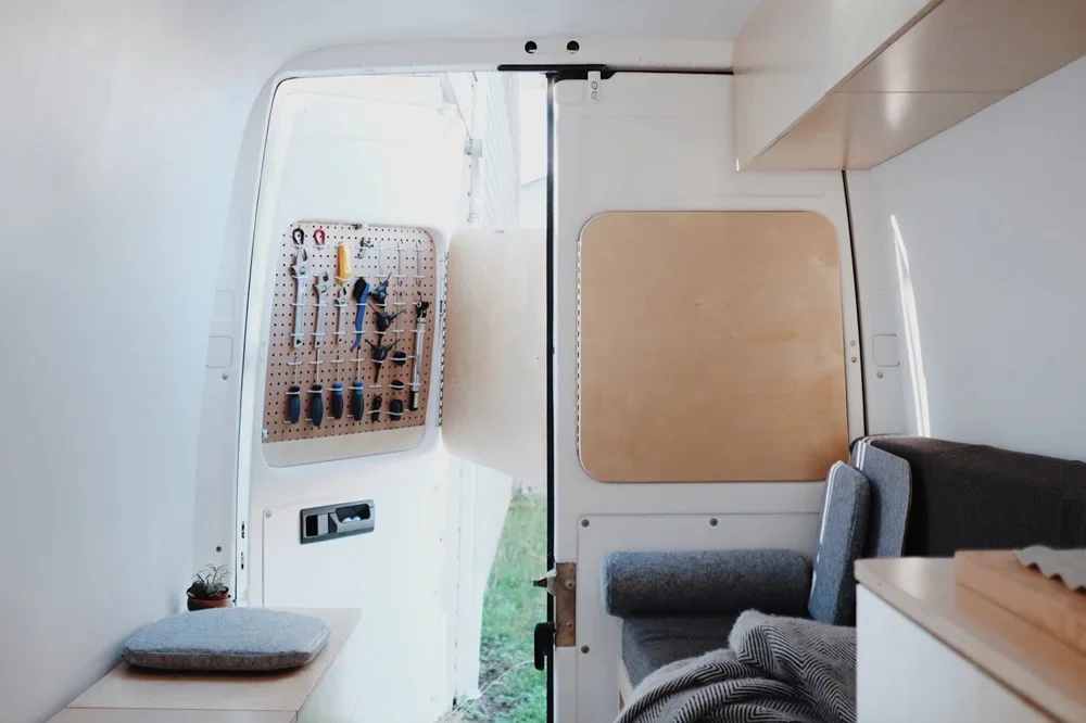 makeshift-mobi-van-conversion-6.webp
