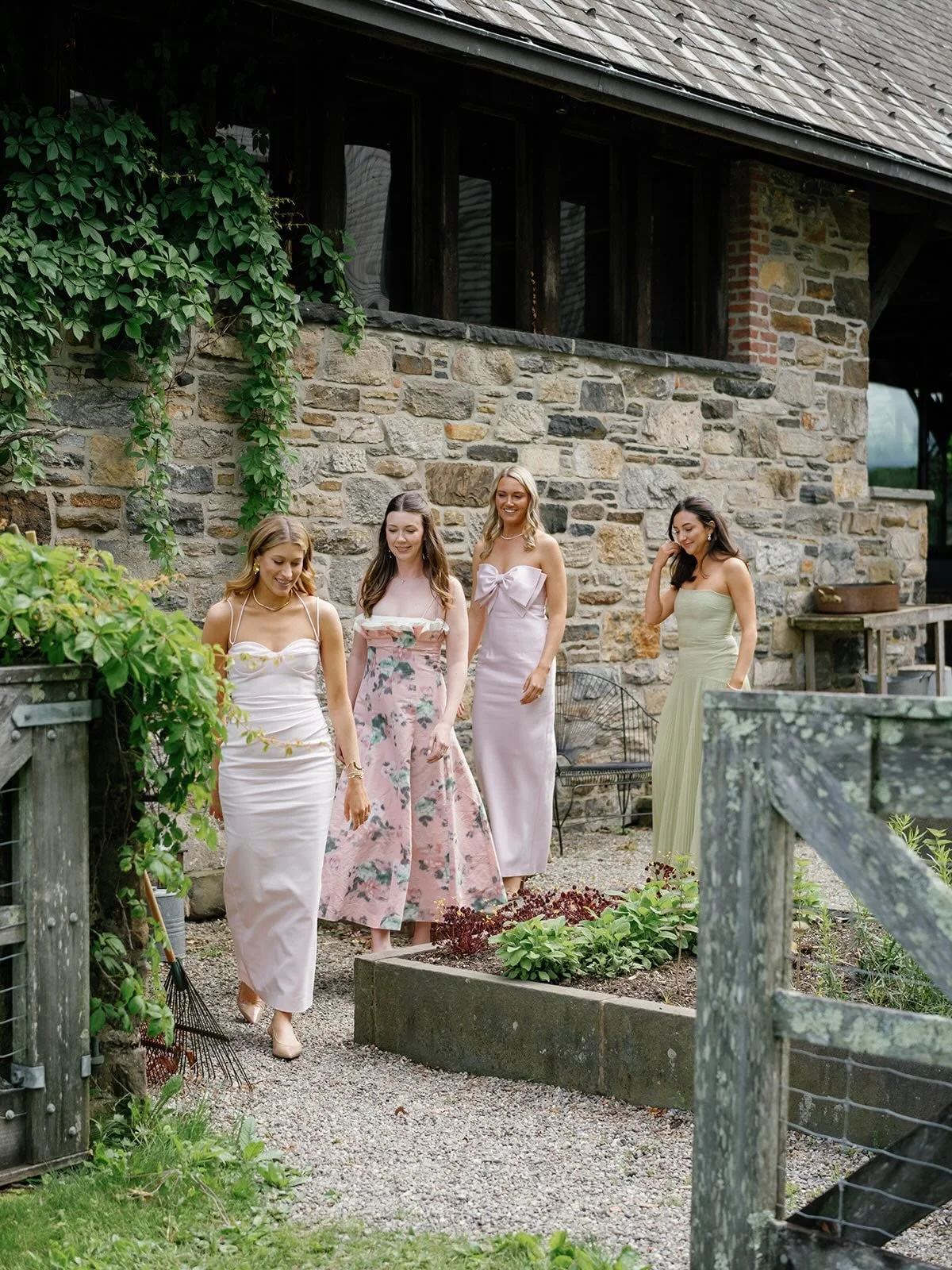 Can the mixed bridesmaids dresses forever be a thing? 

Photo: @elenawolfe 
Beauty: @facetimebeauty 
Florist: @westerman.design 
Bridal gown: @moniquelhuillierbride 
Bridesmaids: @philosophyofficial @alfredsung @shonajoy @shopalexis 

#bridesmaidsdre
