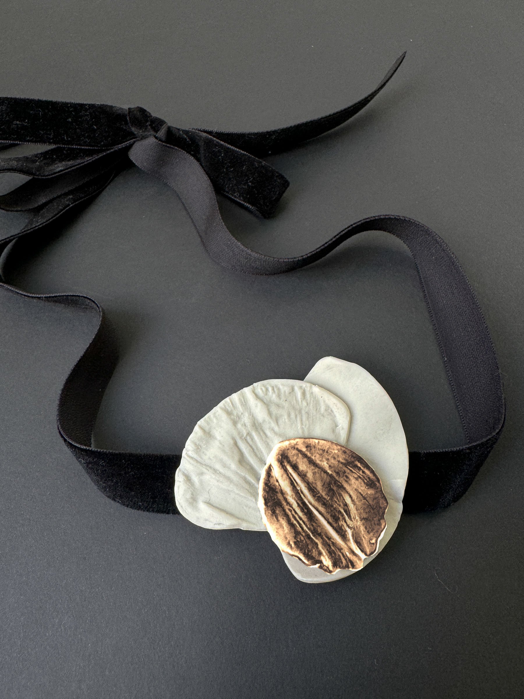 3Petals_Choker.jpg