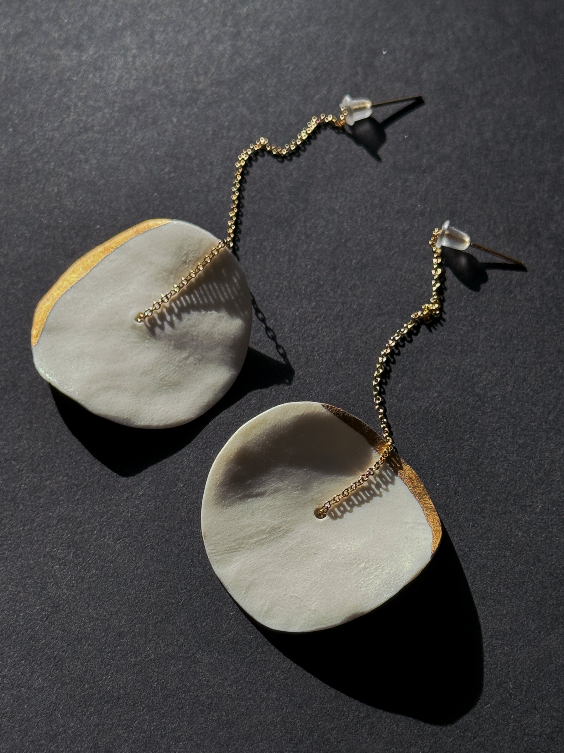 Porcelain_FloatingOrbs_Gold.jpg