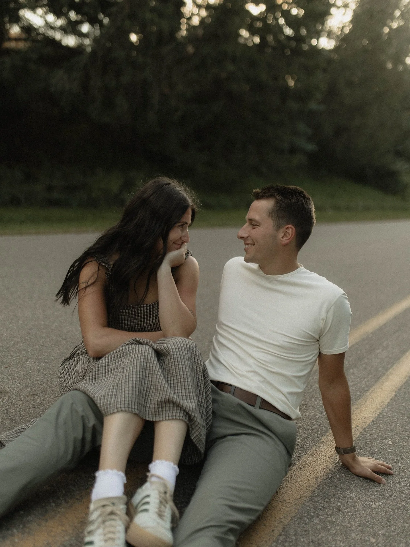 Emma &amp; Tyson &amp; their cutie love 

#coupleportraits #younginlove #authentic #candid #iowaengagementphotographer #fallengagement #coupleoutfits #iowaphotographer #playful #midwest #iowaphotography #inlove