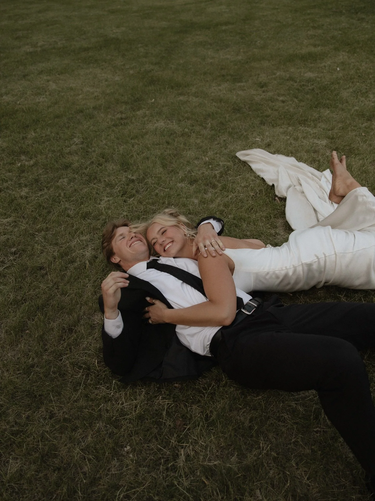 Sara &amp; Abe. A backyard wedding in Minnesota. I love showing up &amp; and getting to see how you make your day yours. Sara &amp; Abe absolutely killed it. 

Associate shot for @adri.rosephotos 

#midwestweddingphotographer #candidweddingphotograph