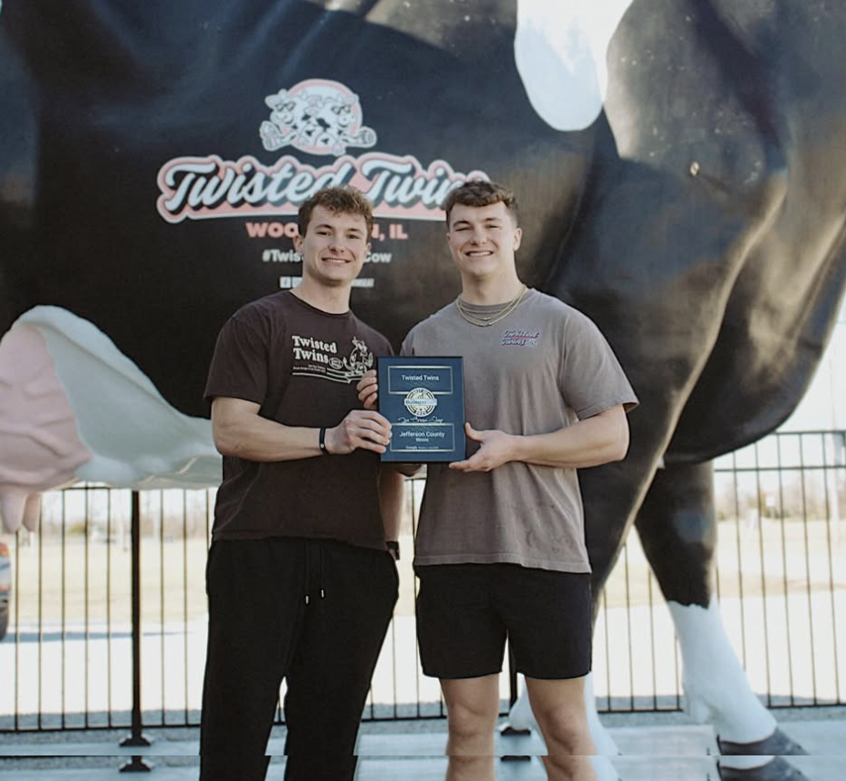 episode 0082- the brothers that built a burger and ice cream joint from nothing with the twisted twins