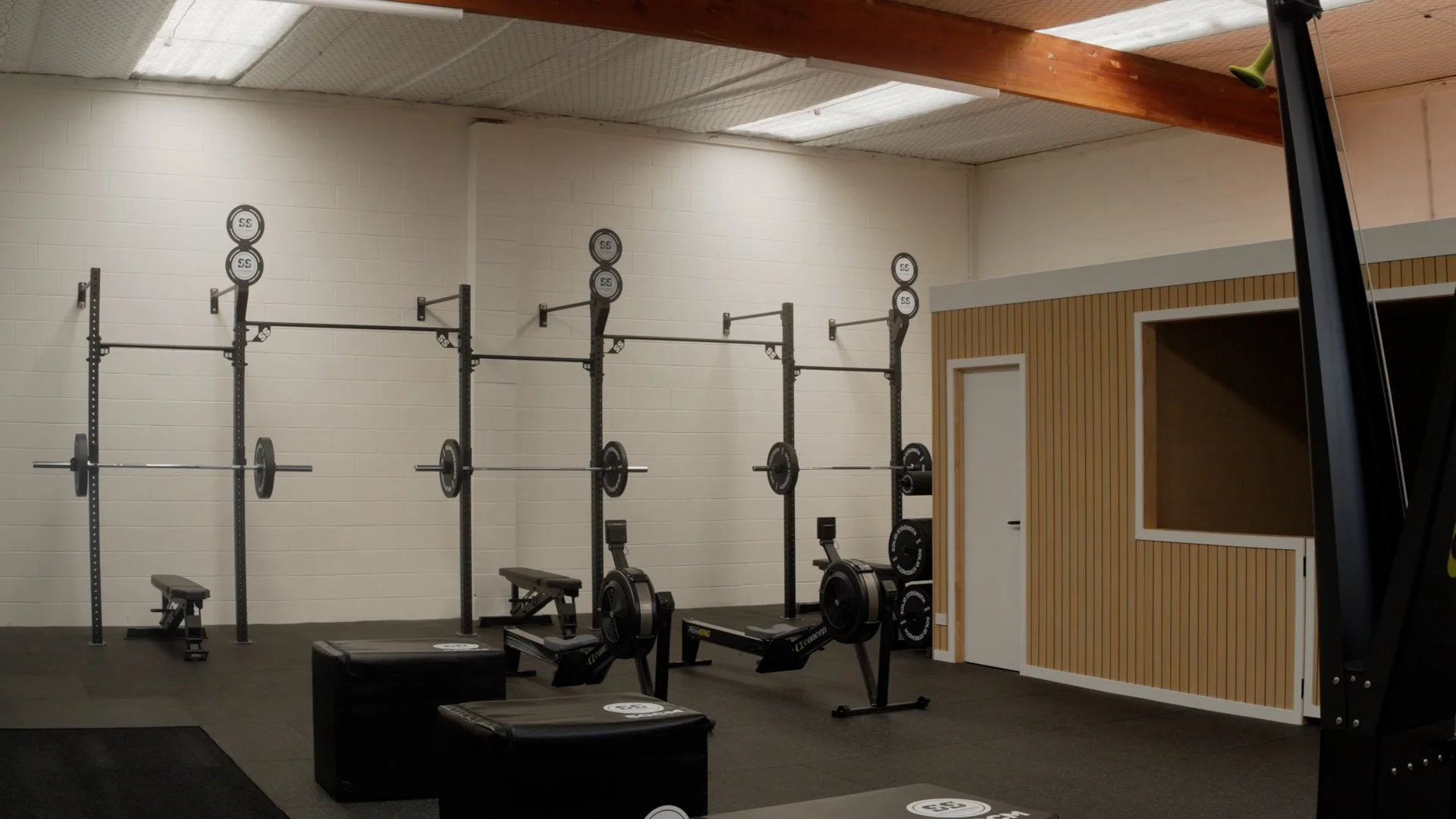 MOVE WOMEN.00_01_11_22.Still058.jpg