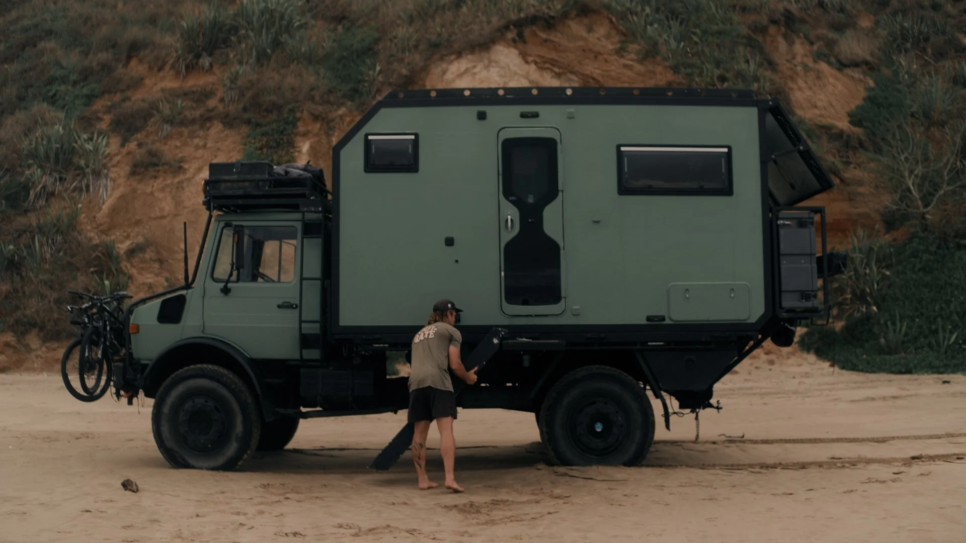 ELYTE X OTG.00_00_16_12.Still007.jpg